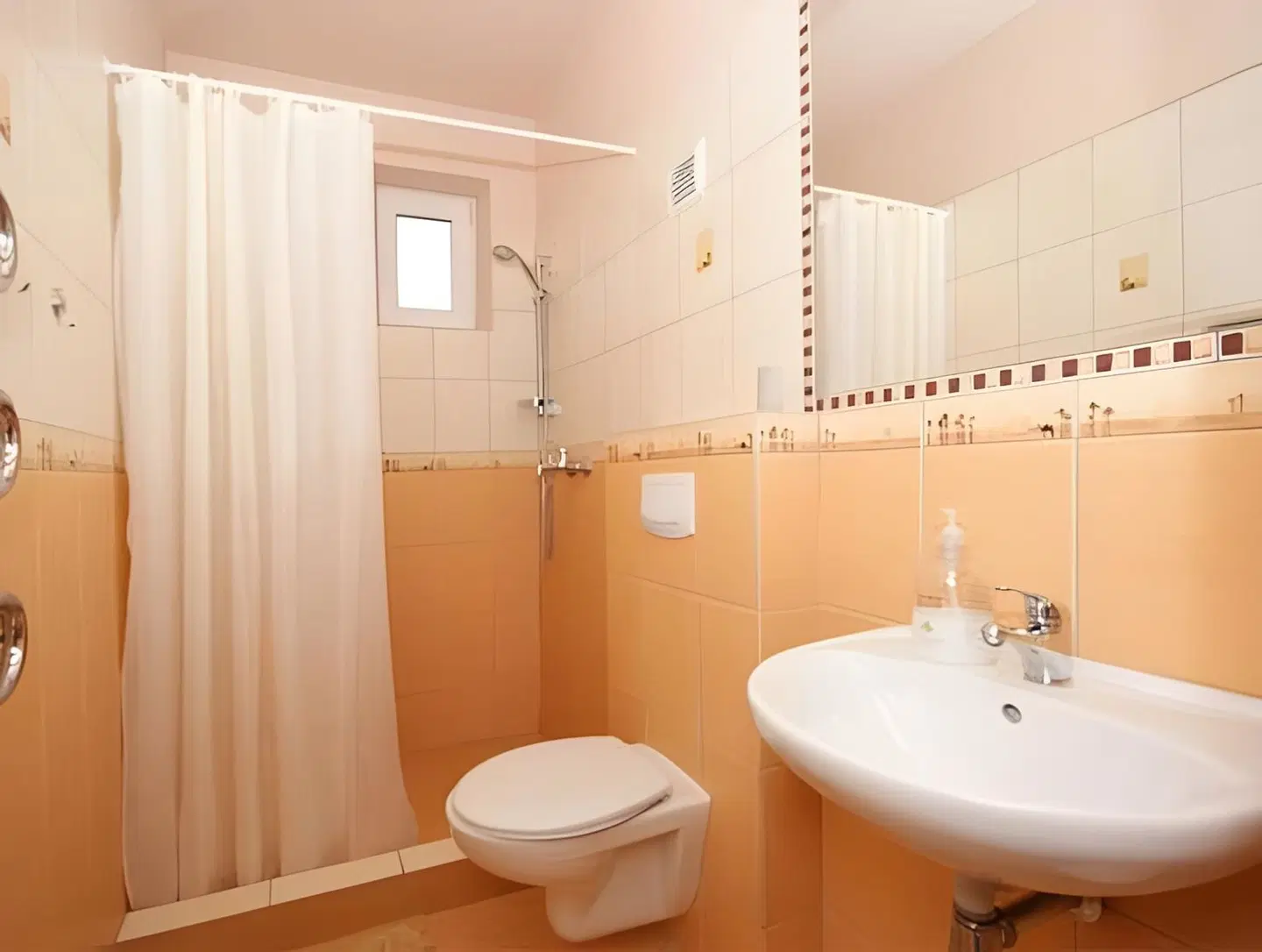 Baltas Namas Badezimmer
