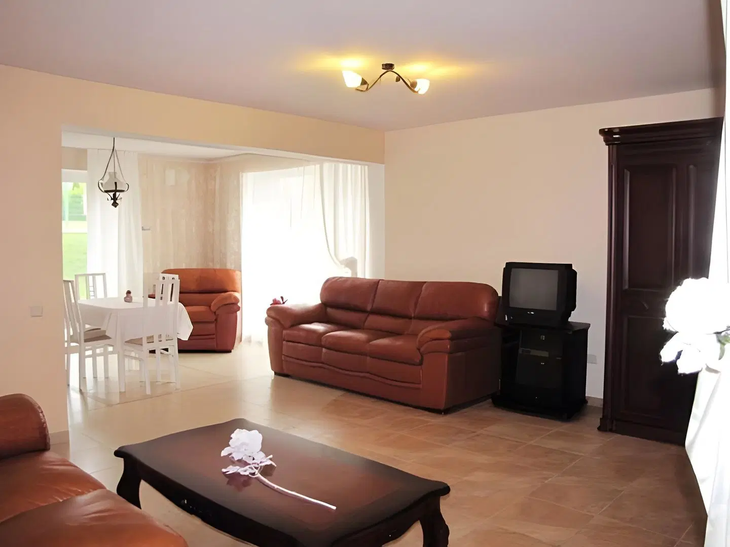 Baltas Namas ROOM_EXAMPLE