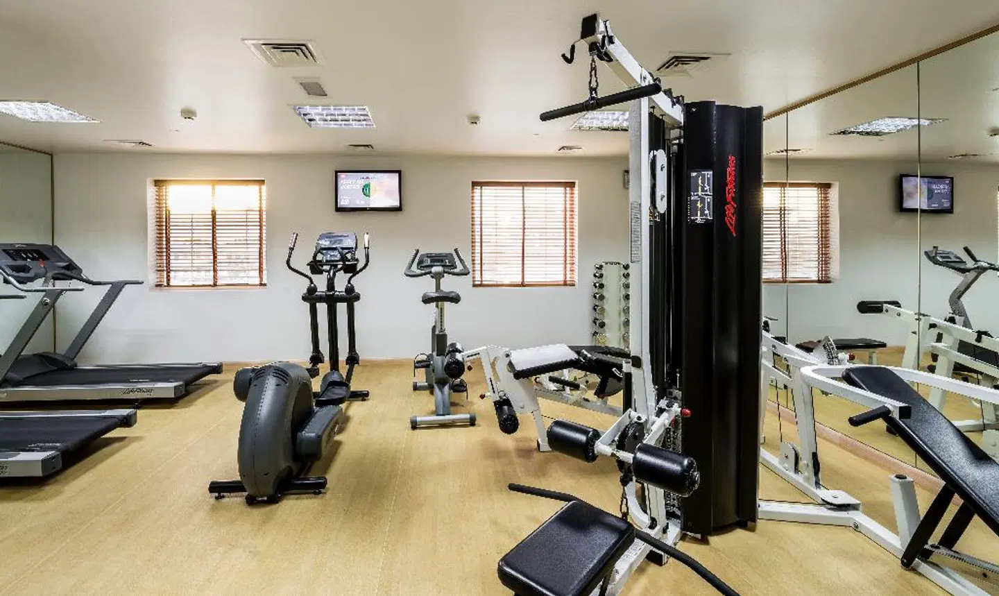 Holiday Inn Express Dubai - Jumeirah by IHG SPORTS_AND_LEISURE