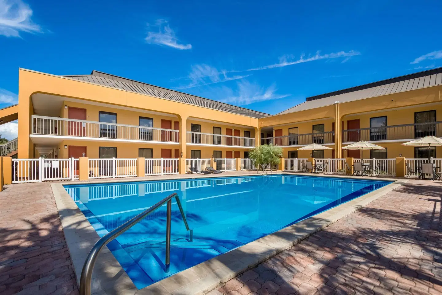 SureStay Hotel by Best Western St. Pete Clearwater Airport OUTDOOR_POOL