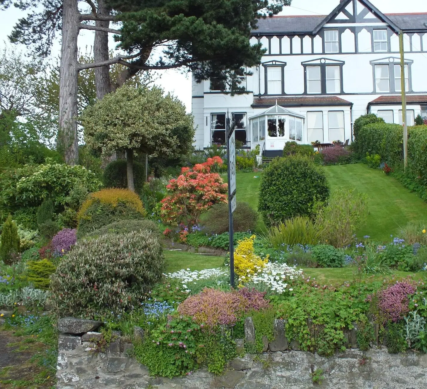 Glan Heulog Guest House Garten