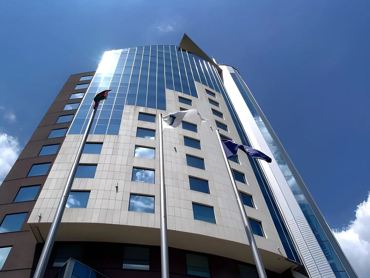Mirage Hotel EXTERIOR