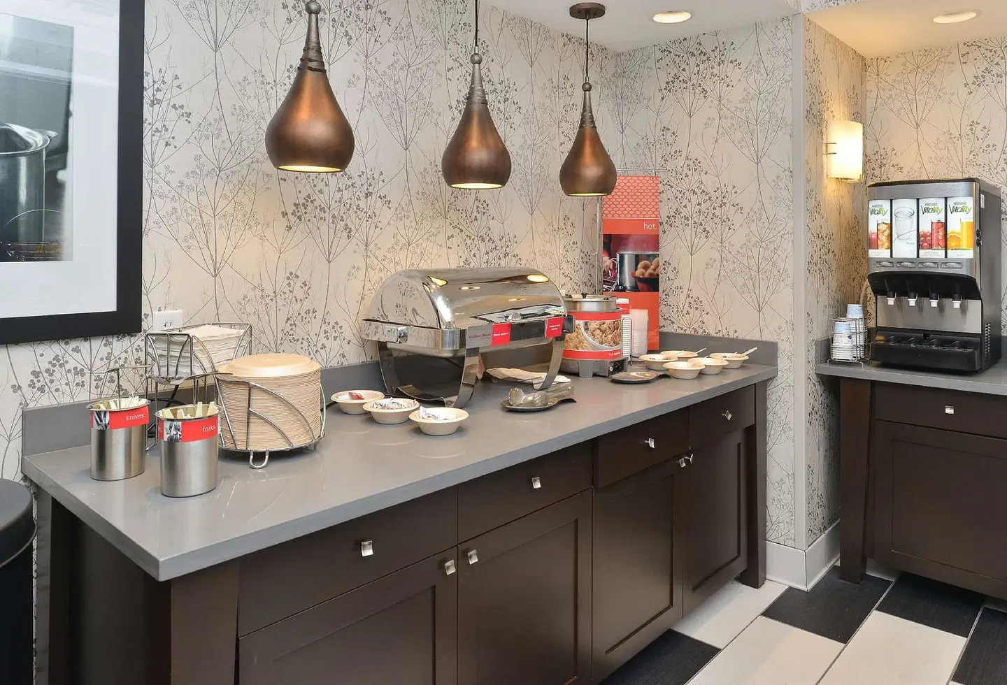 Hampton Inn & Suites Des Moines Downtown Badezimmer