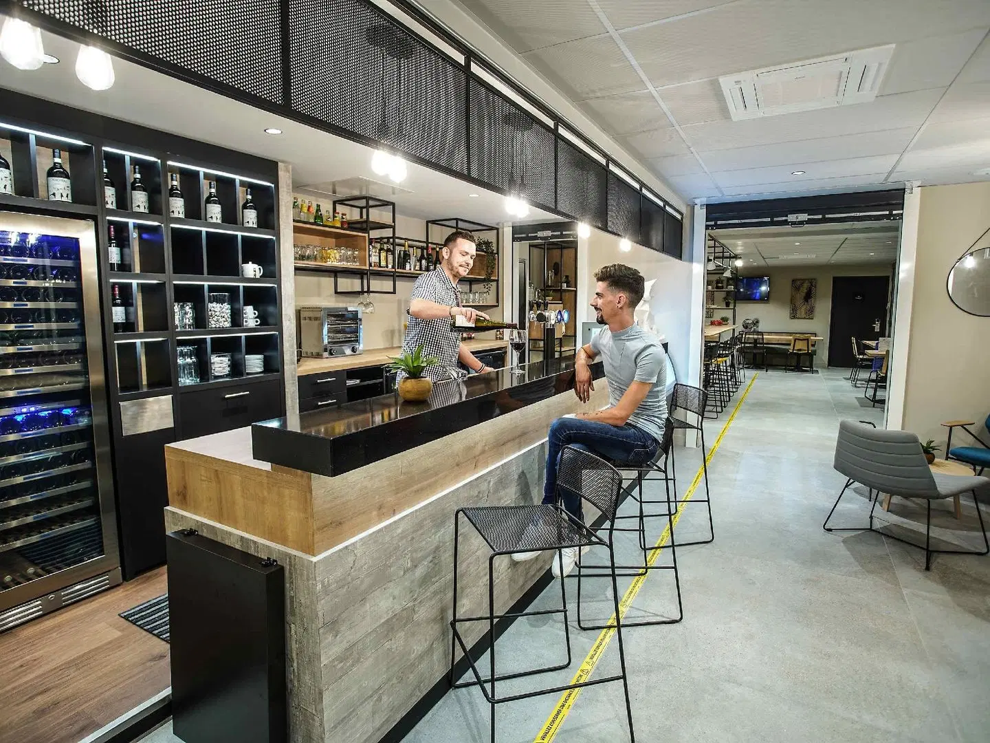 ibis Tours Centre Giraudeau Bar