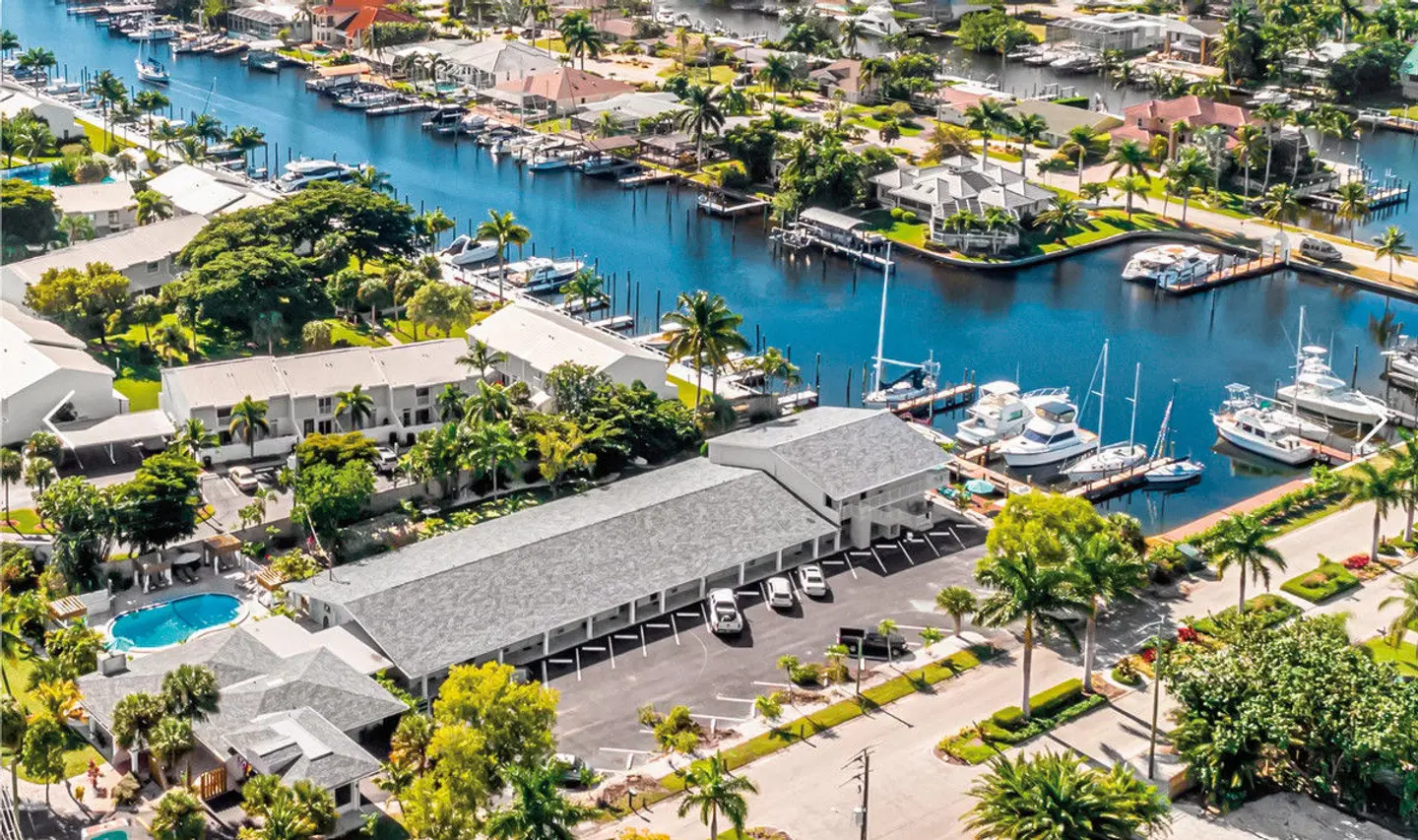 Latitude 26 Waterfront Boutique Resort EXTERIOR
