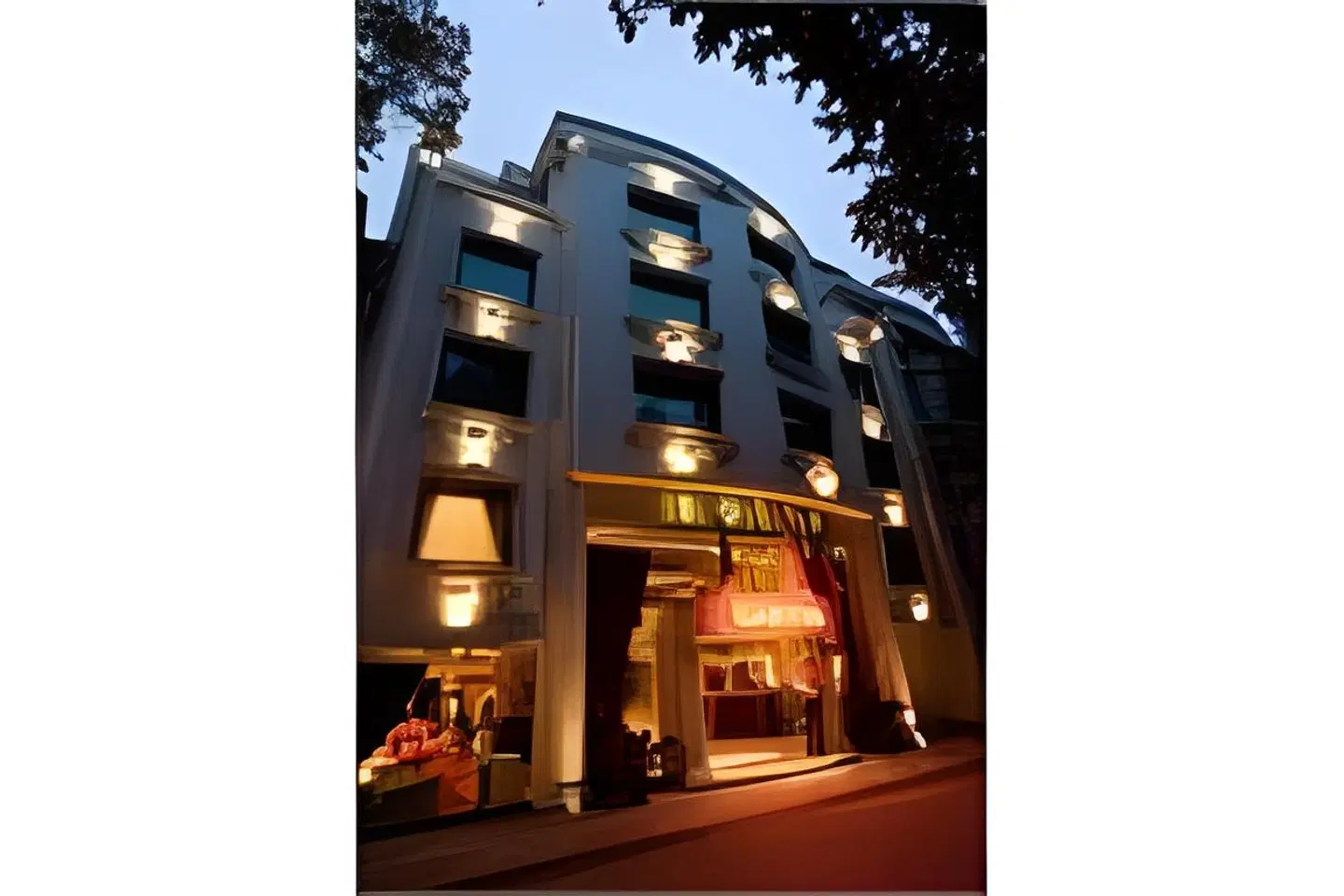 Capitol Hotel EXTERIOR