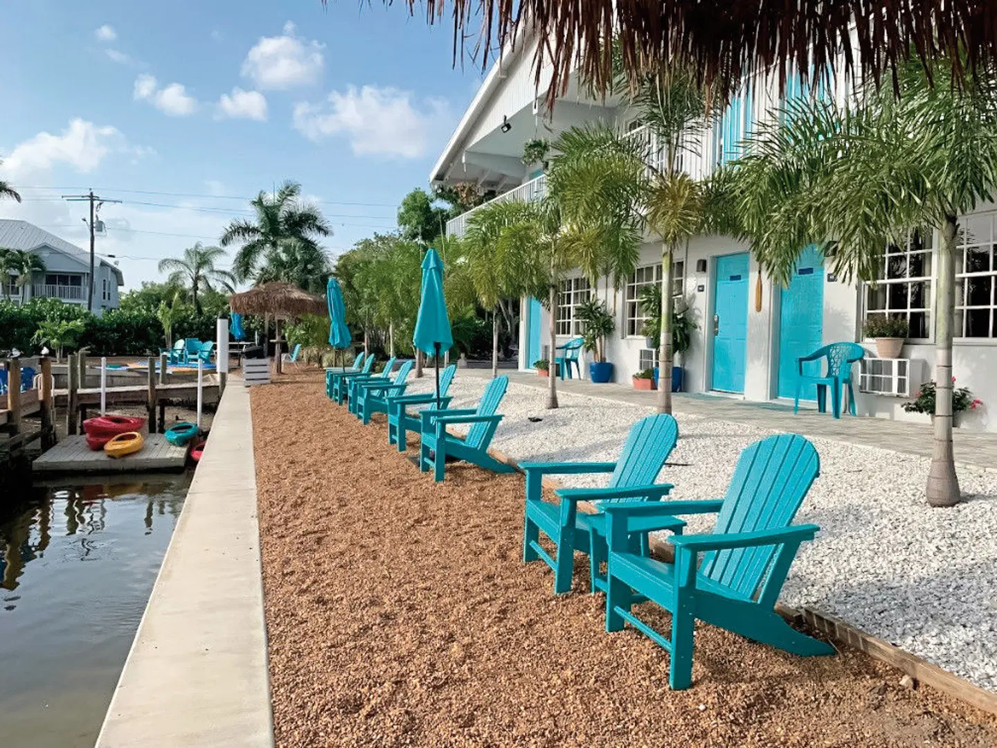 Latitude 26 Waterfront Boutique Resort Terrasse