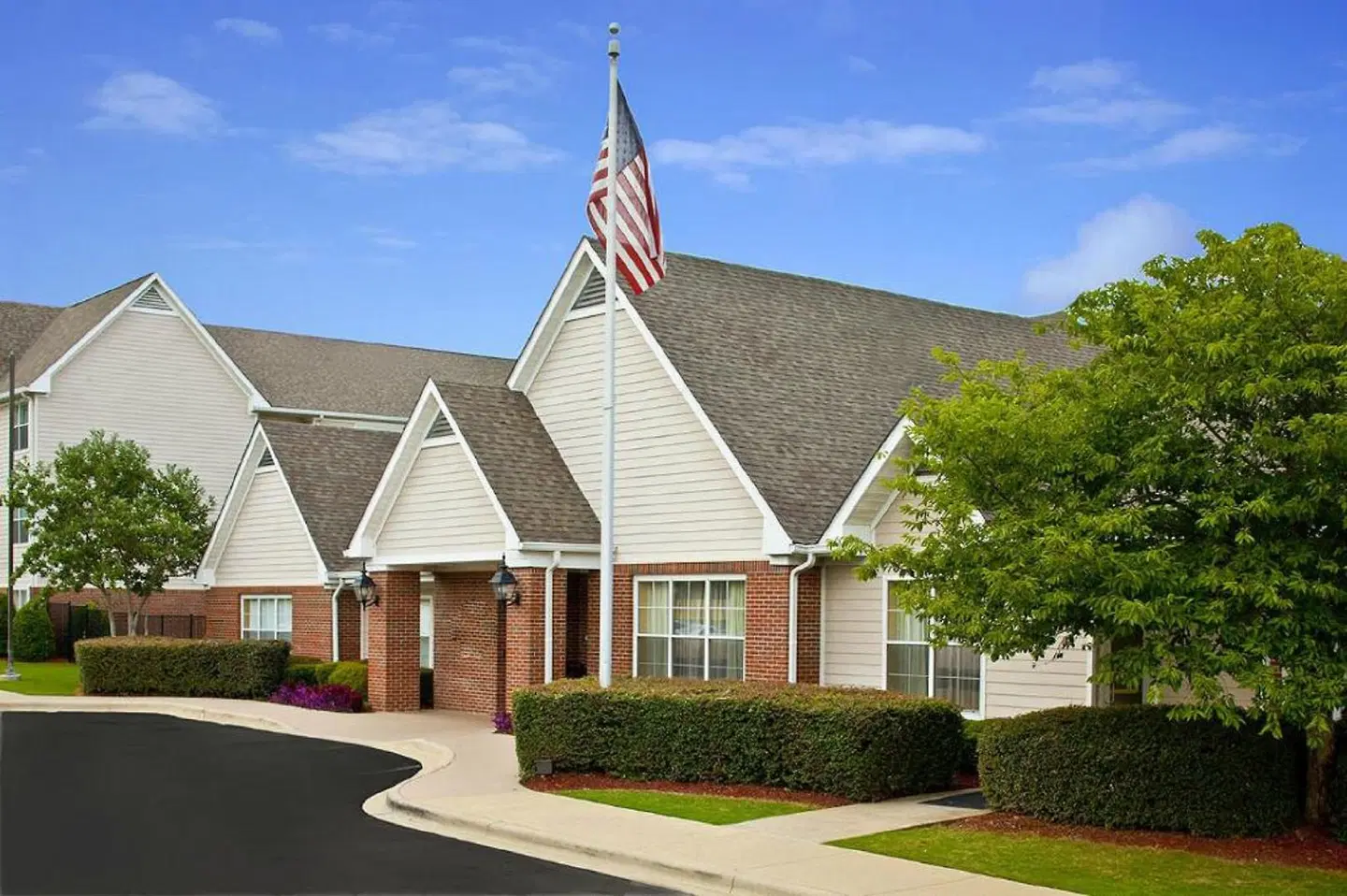 Sonesta ES Suites Birmingham Homewood EXTERIOR