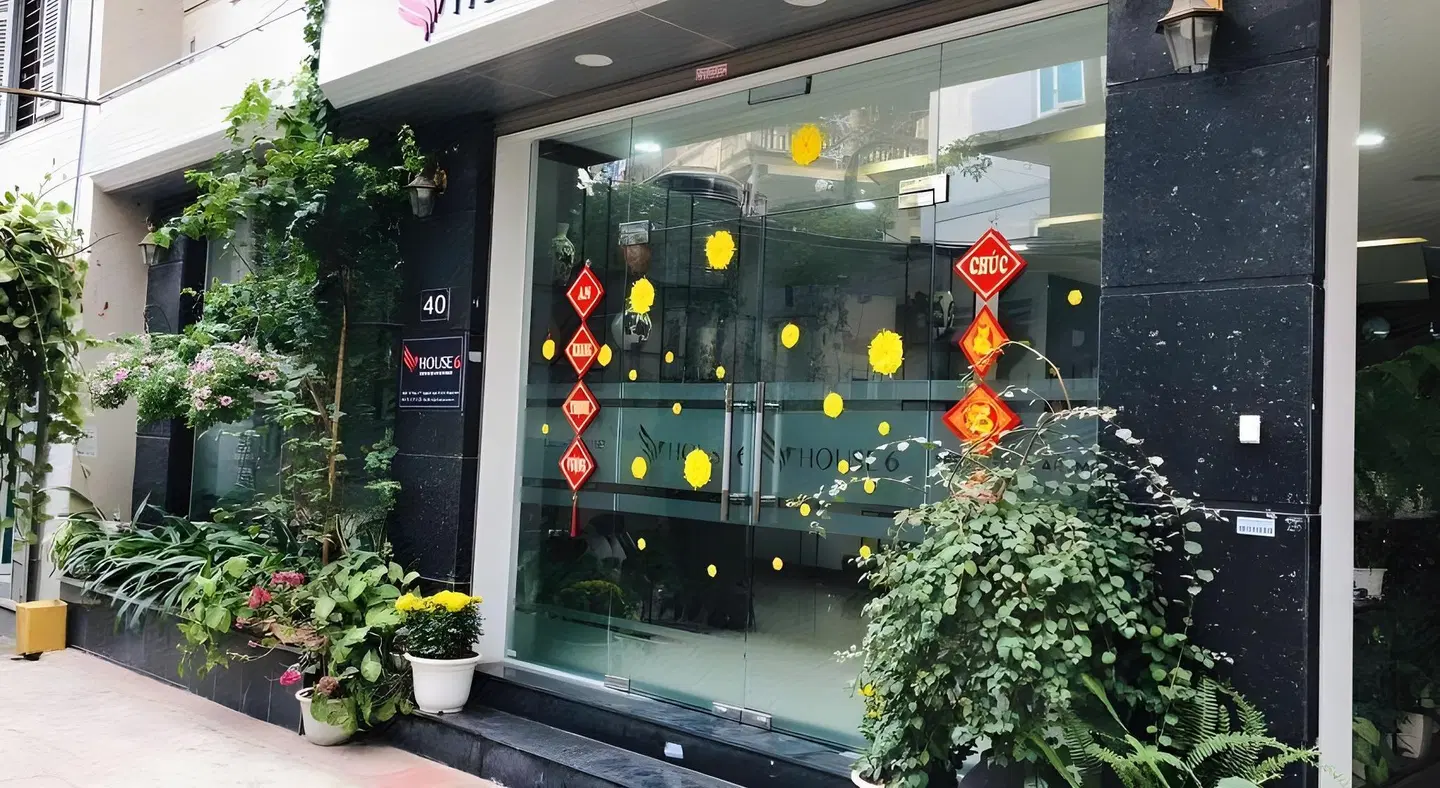 V House 6 Serviced Apartment EXTERIOR