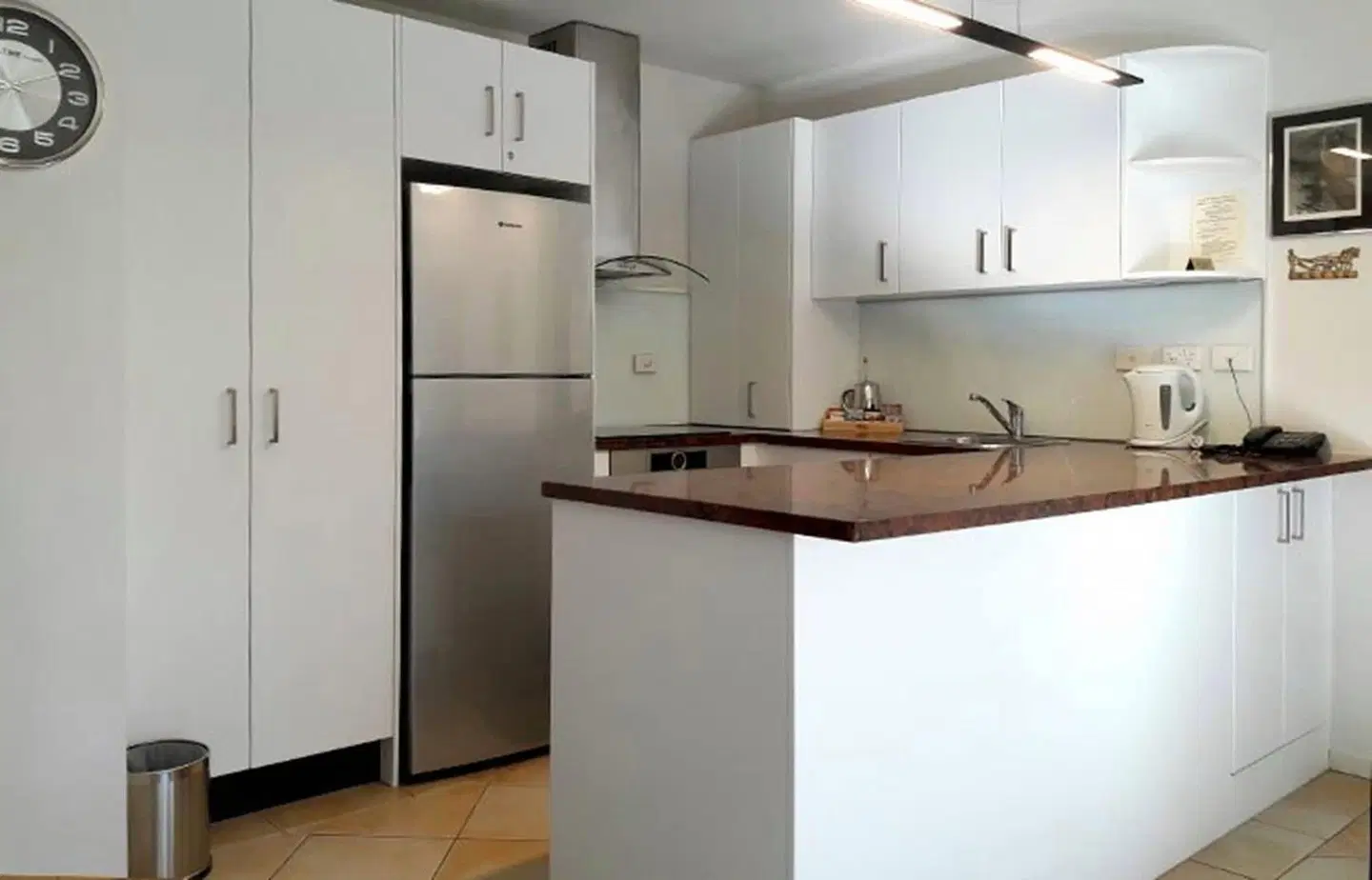 Onetangi Beach Apartments Badezimmer