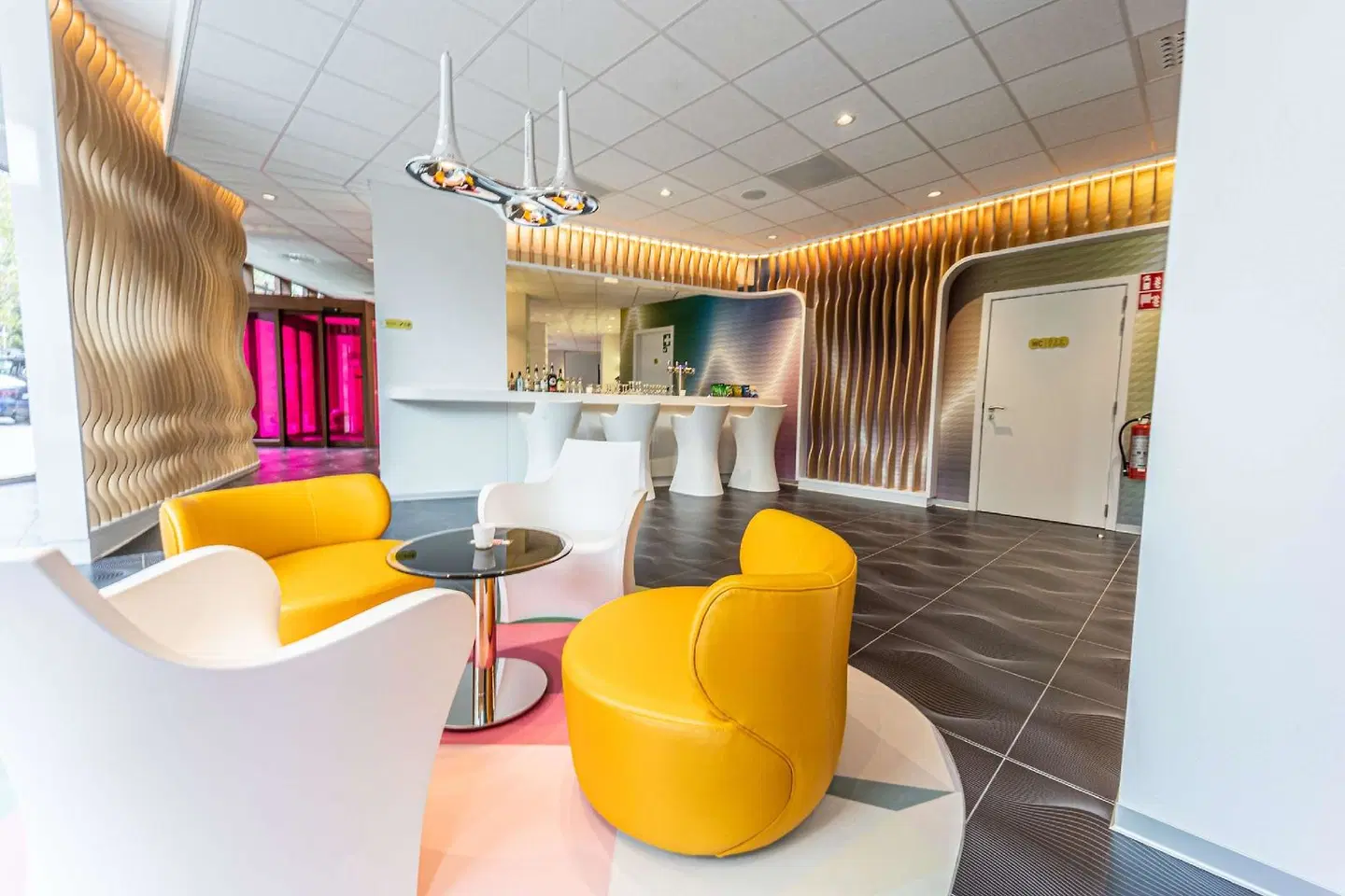 prizeotel Antwerpen-City Bar