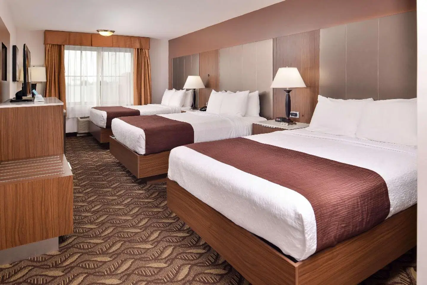 Best Western Airport Plaza Inn ROOM_EXAMPLE