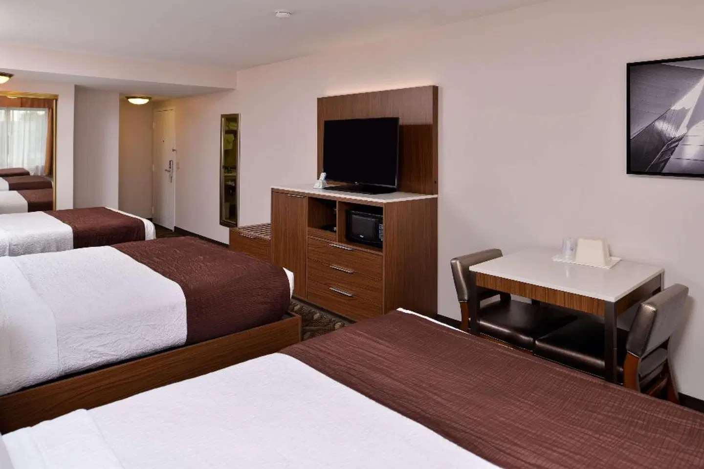 Best Western Airport Plaza Inn ROOM_EXAMPLE