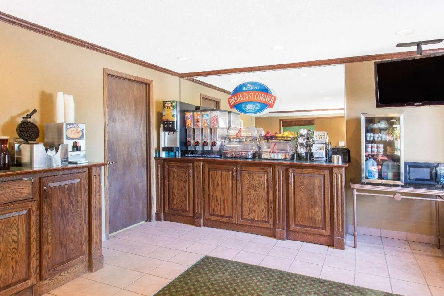 Baymont by Wyndham Davenport LOUNGE_LOBBY