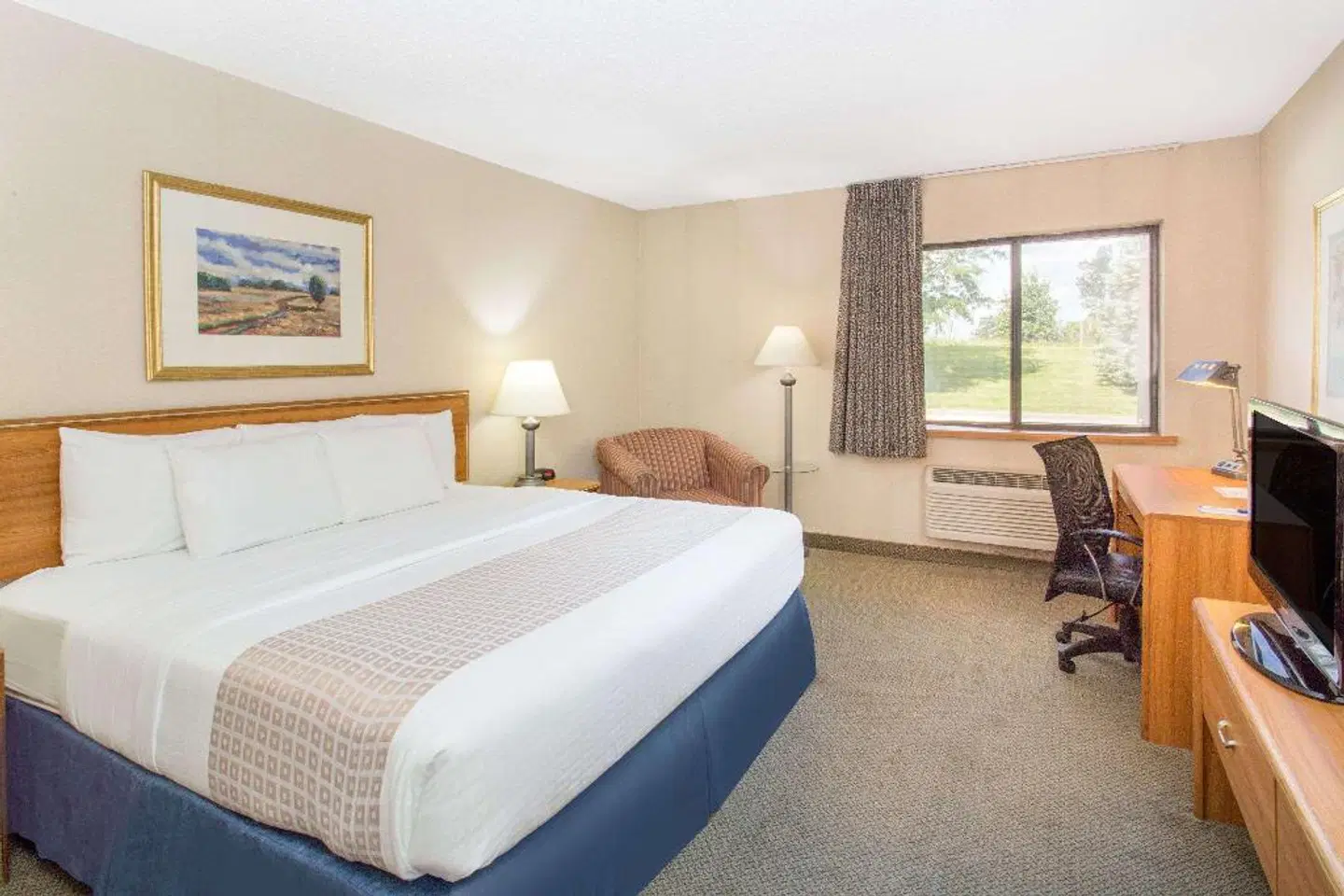 Baymont by Wyndham Davenport ROOM_EXAMPLE