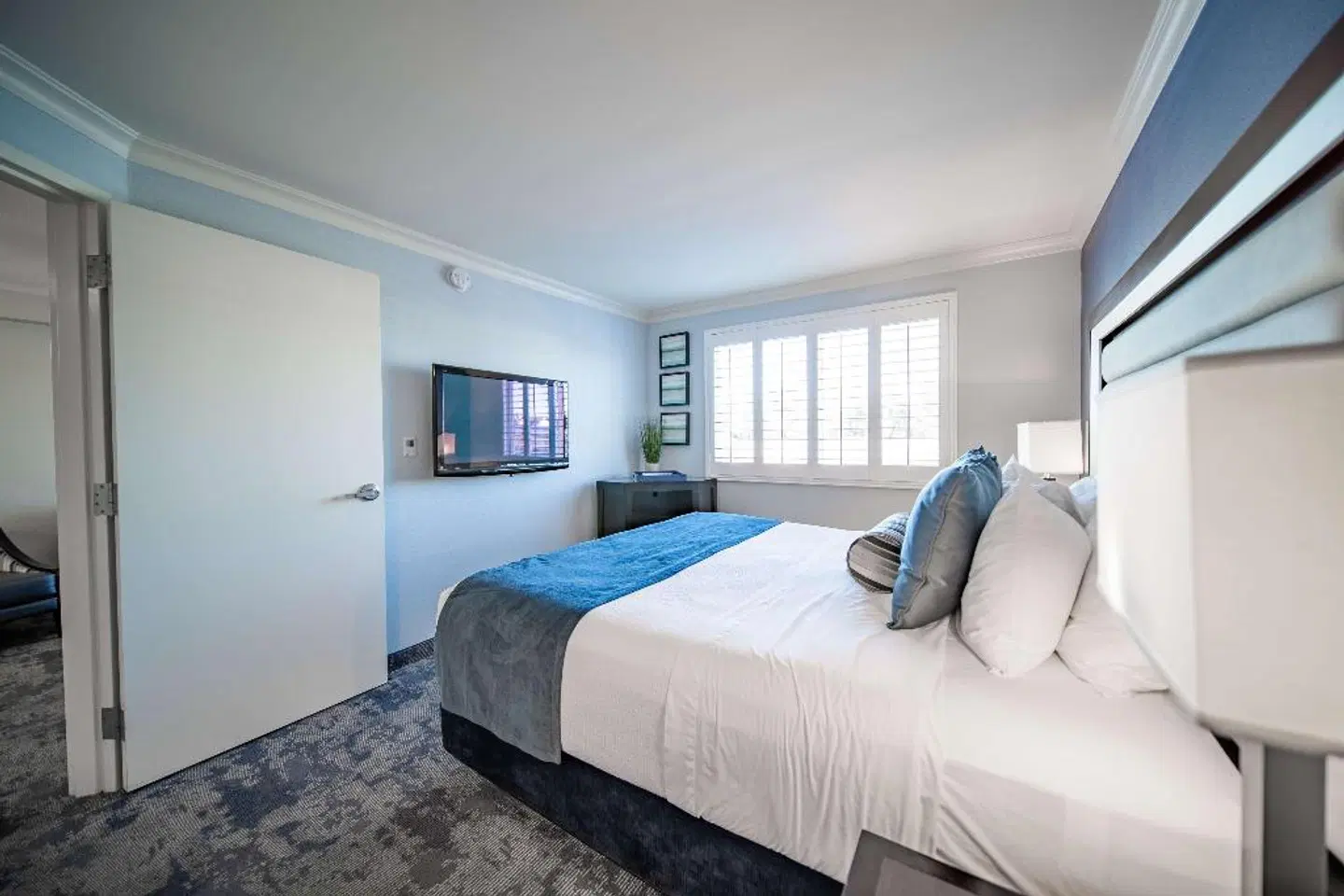 Best Western Plus Manhattan Beach Hotel ROOM_EXAMPLE