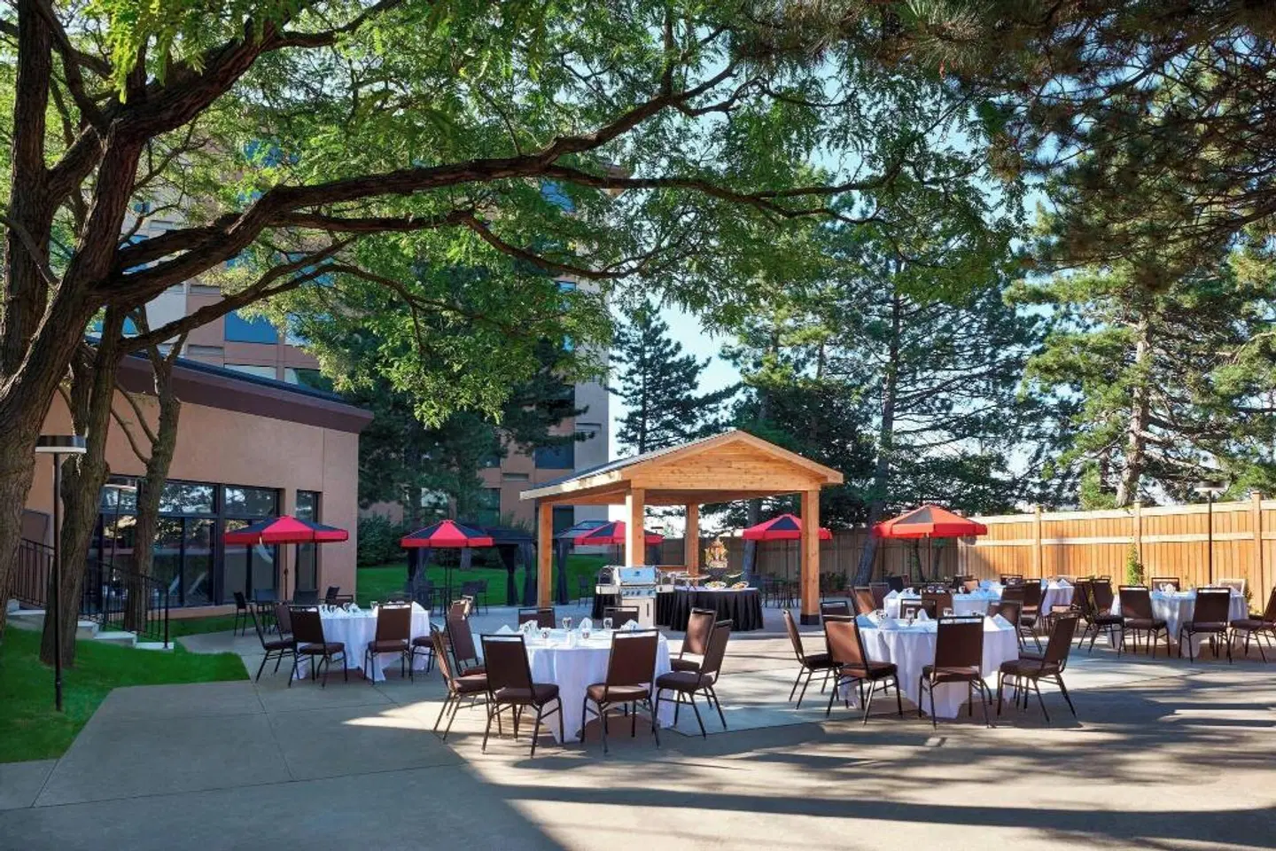 Four Points by Sheraton Toronto Airport Terrasse