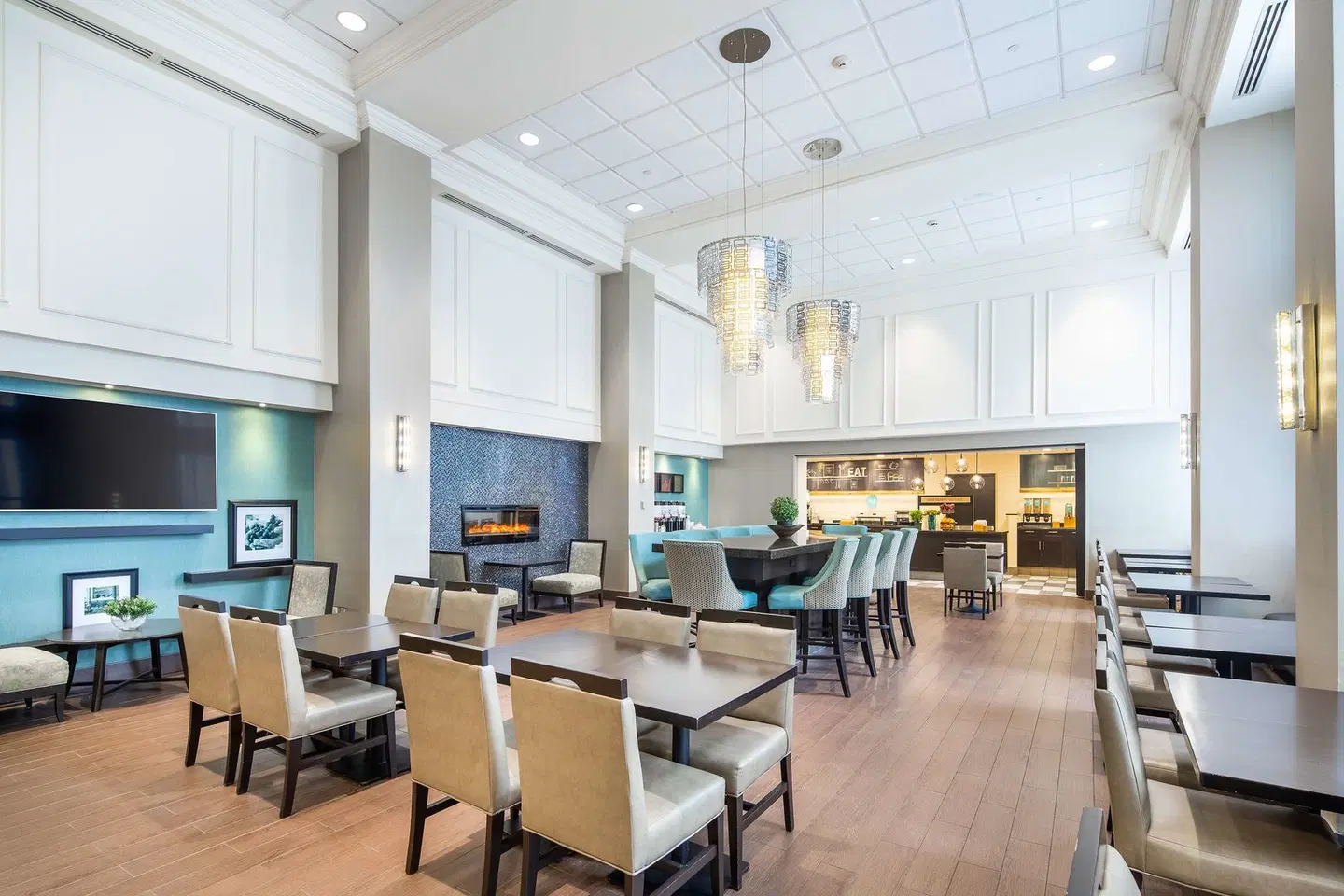 Hampton Inn & Suites by Hilton Toronto Airport Restaurant