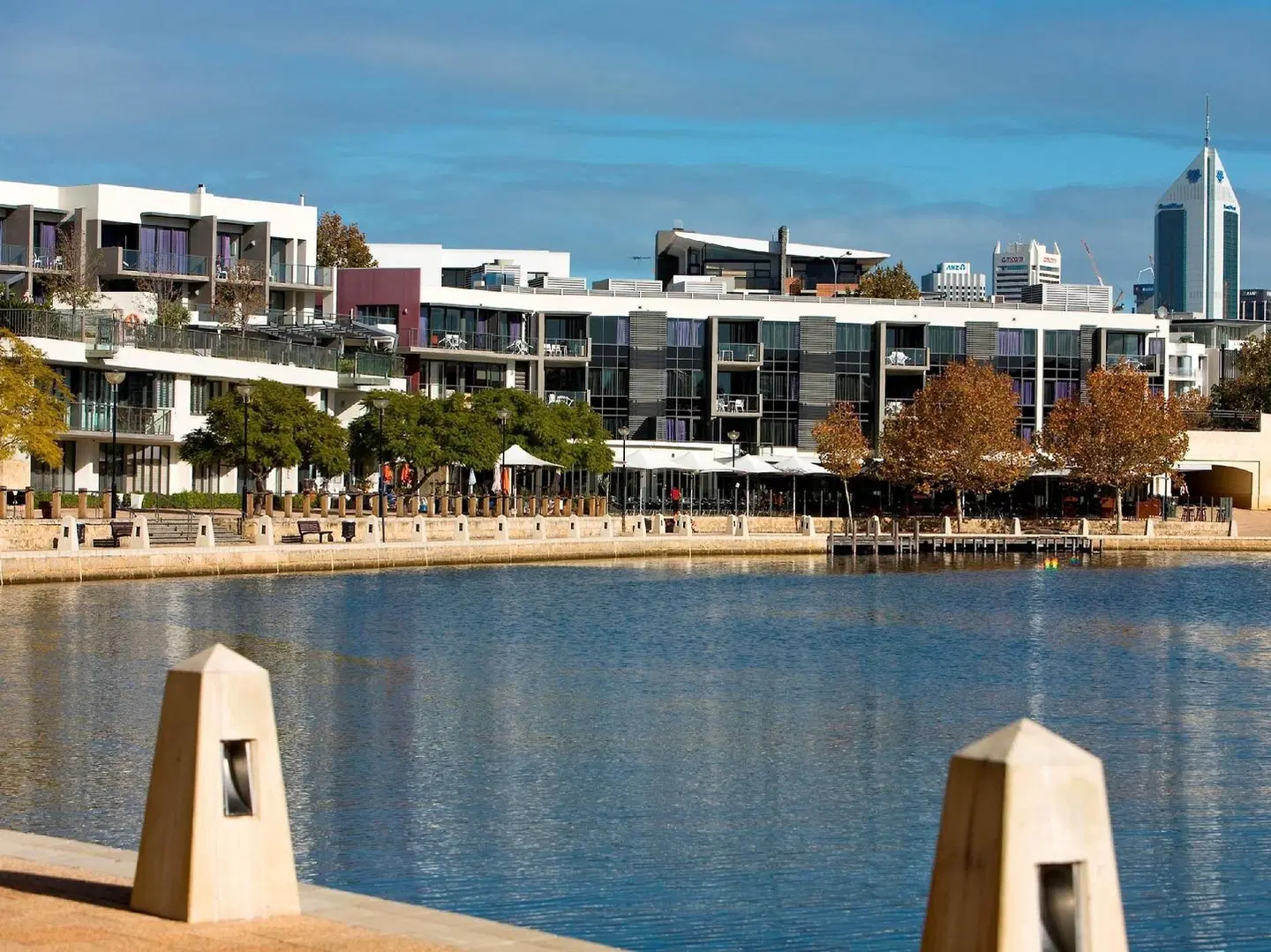 East Perth Suites Hotel EXTERIOR