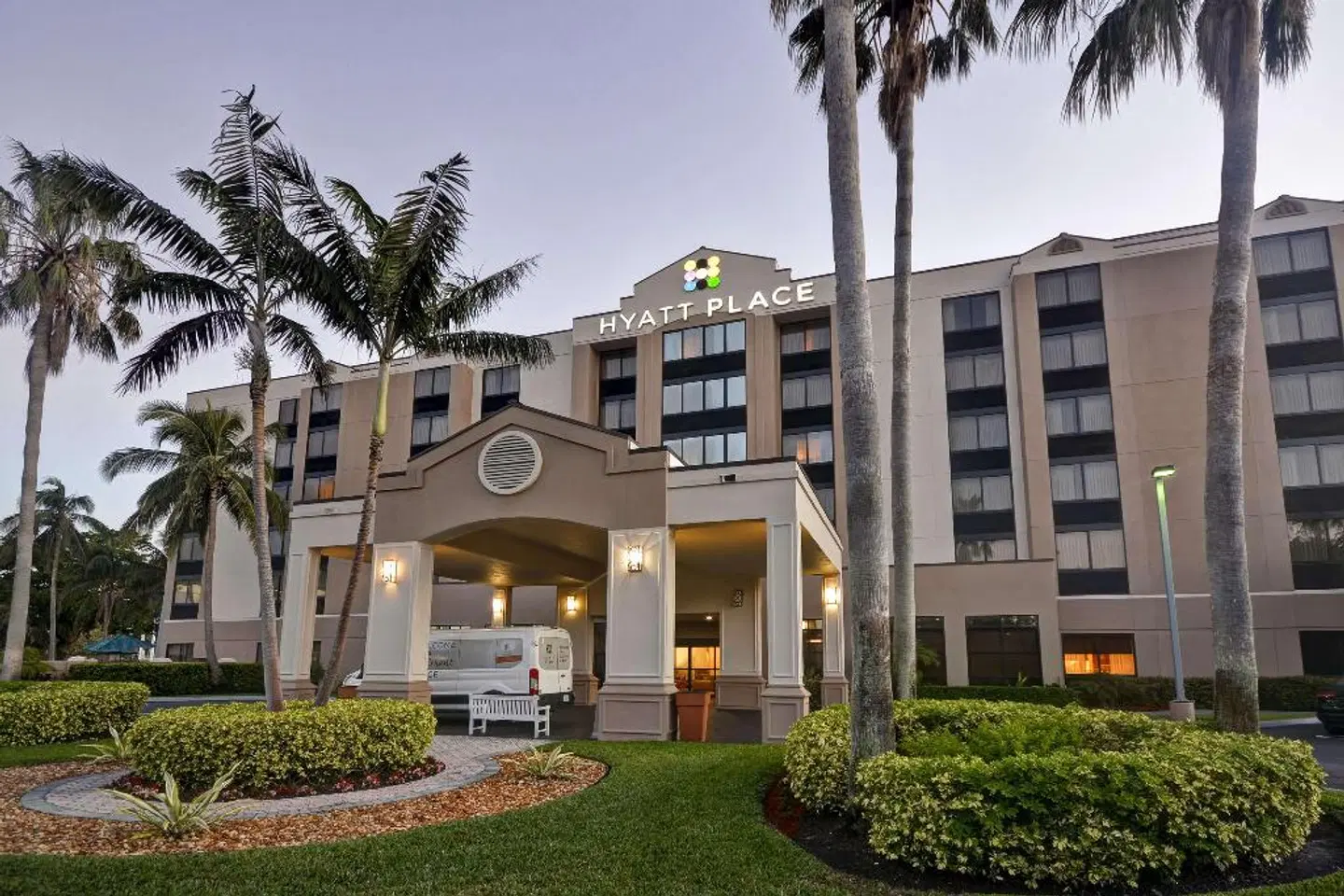 Hyatt Place Miami Airport West - Doral EXTERIOR