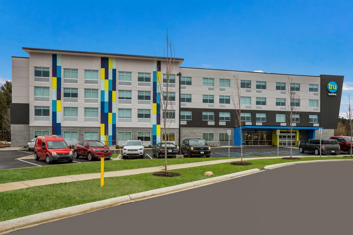 Tru by Hilton Traverse City EXTERIOR