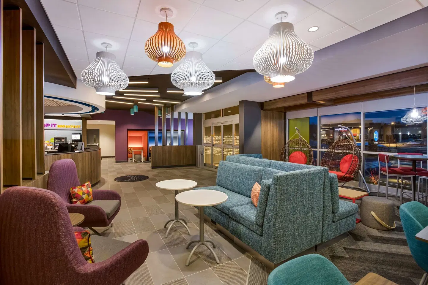 Tru by Hilton Traverse City Bar