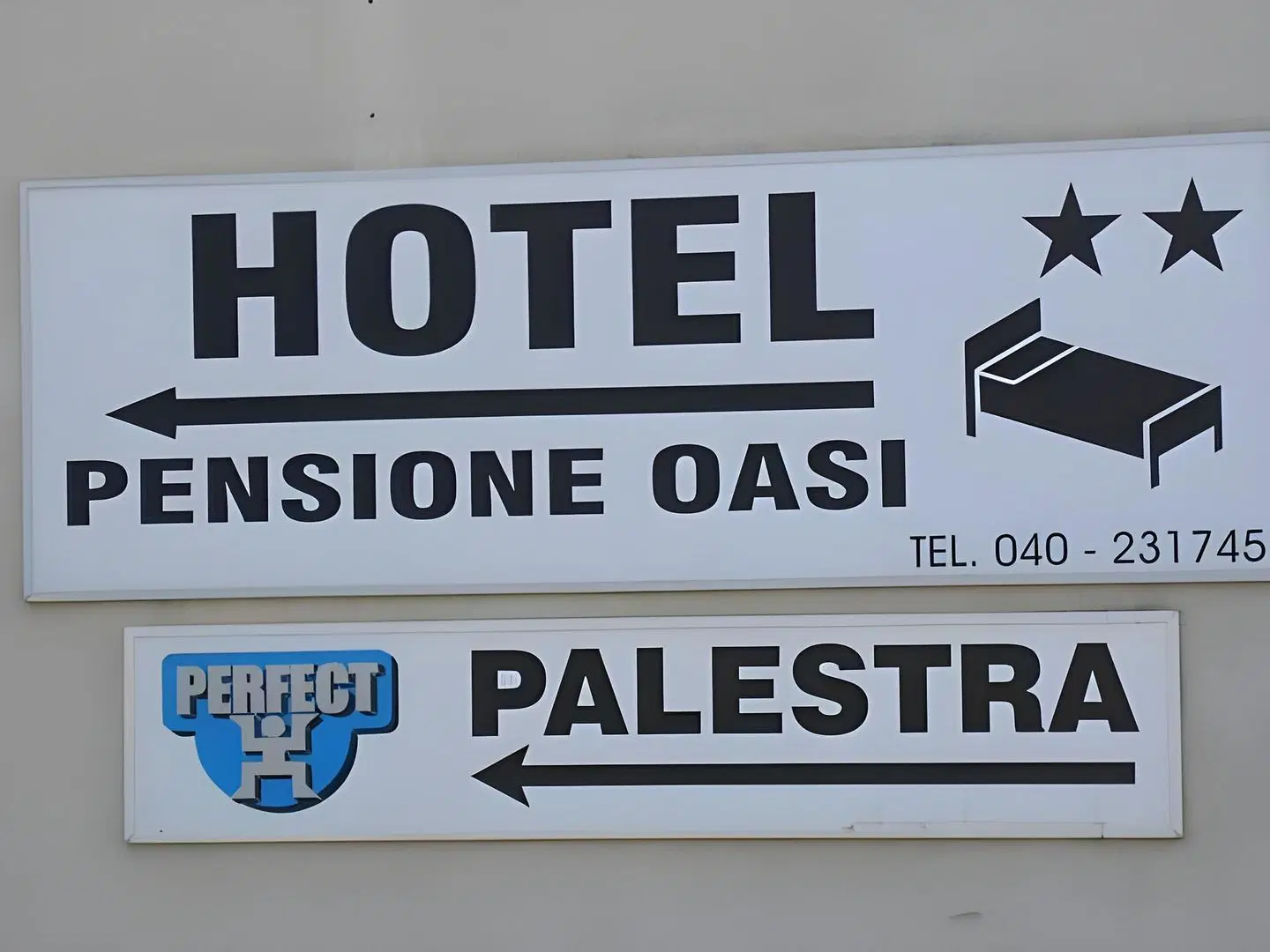 Hotel Oasi EXTERIOR