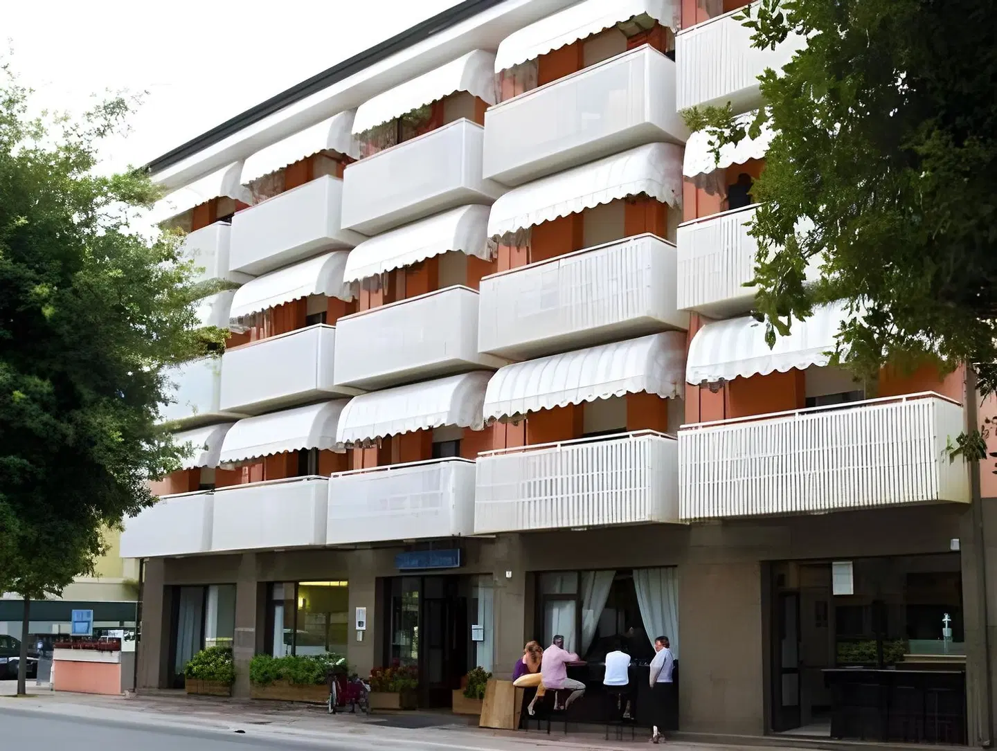 Hotel Desiree EXTERIOR