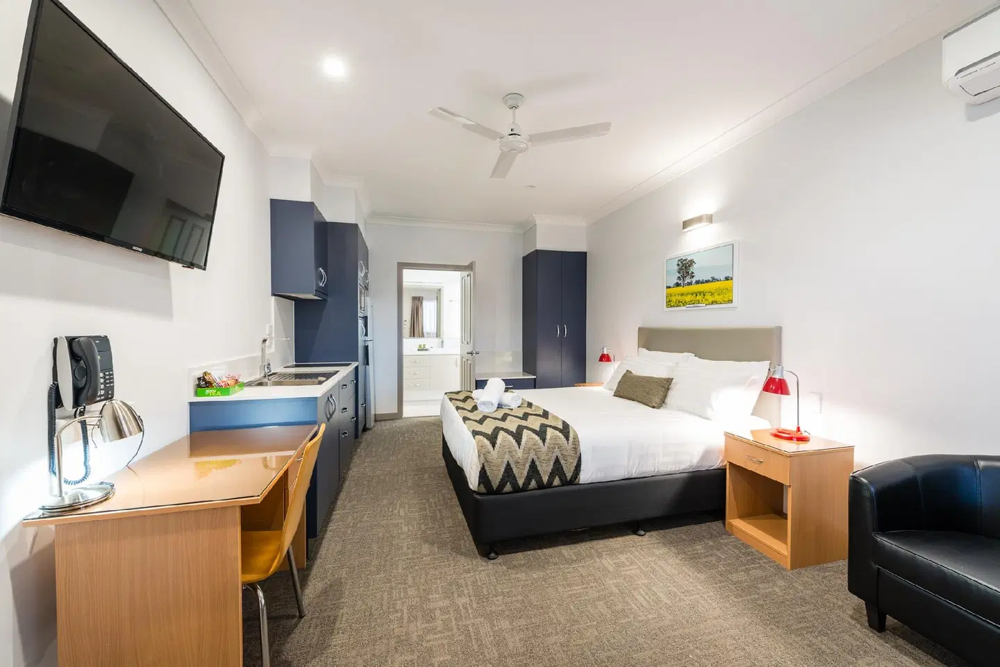 Altitude Motel Apartments ROOM_EXAMPLE