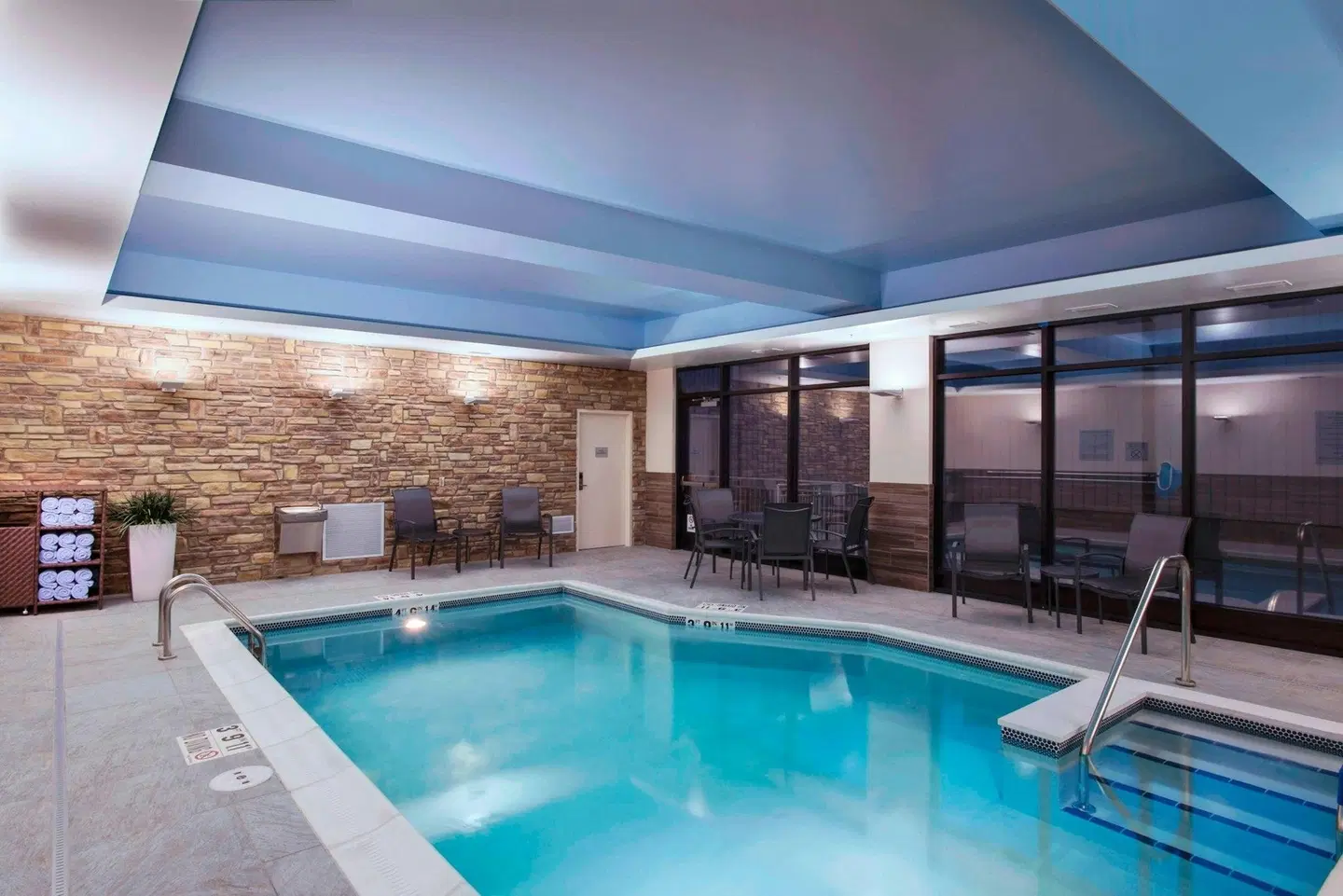 Fairfield by Marriott Inn & Suites La Crosse Downtown Hallenbad