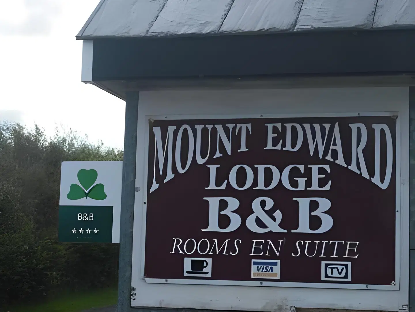 Mount Edward Lodge EXTERIOR