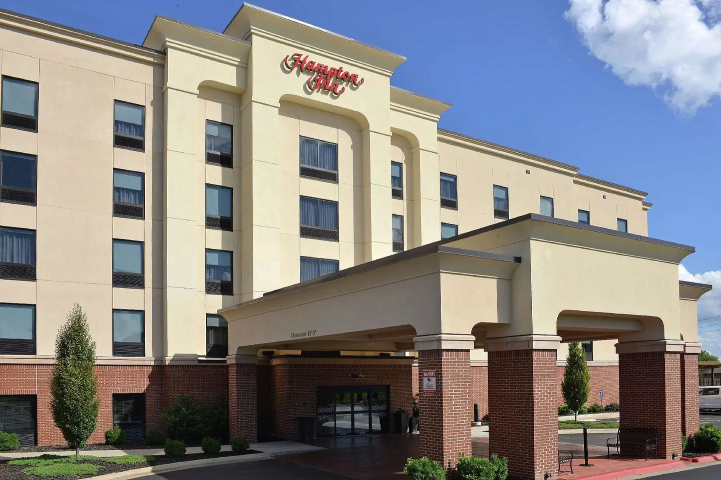 Hampton Inn Springfield-Southeast EXTERIOR