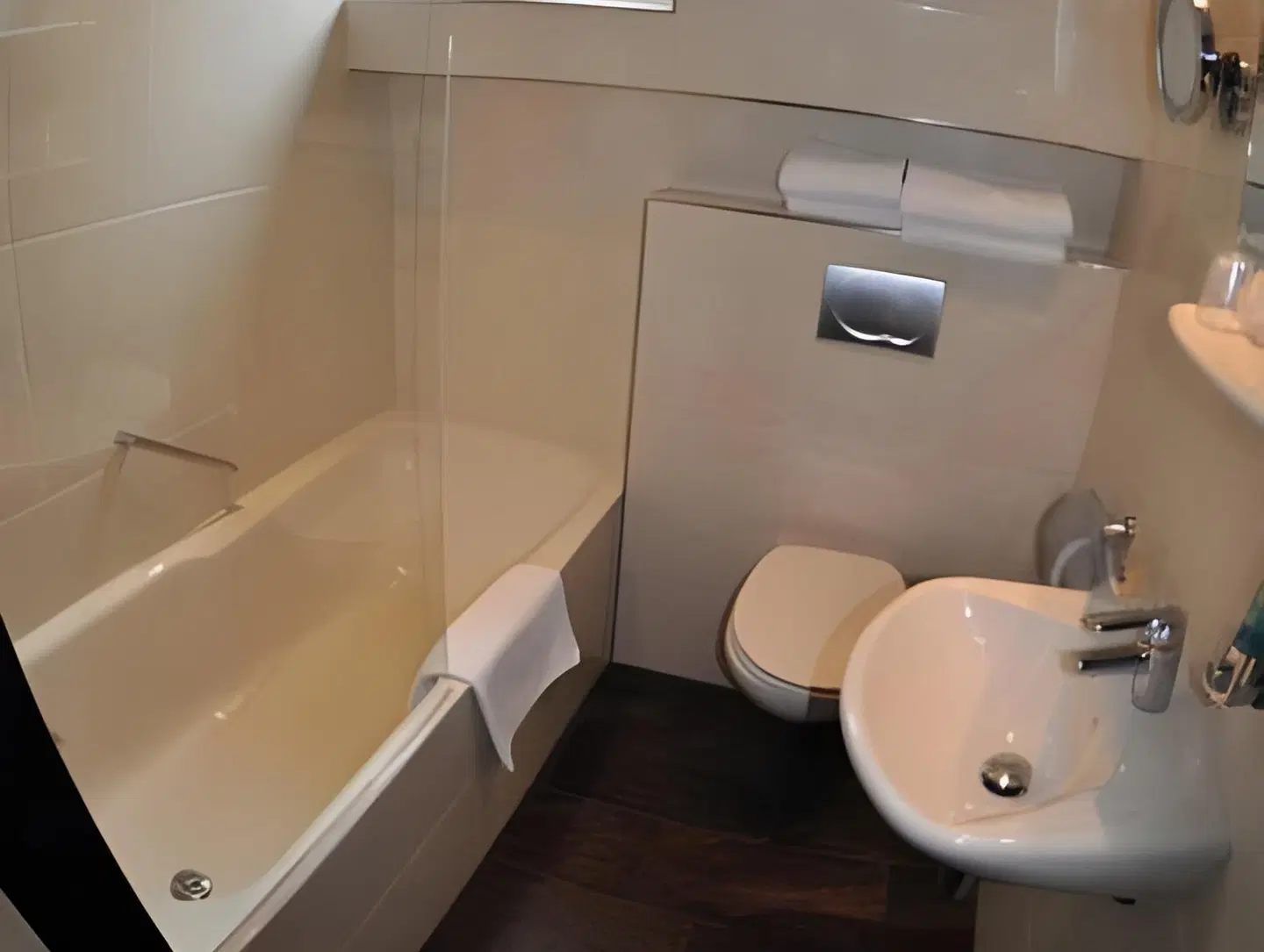 Le Beau Rivage Badezimmer