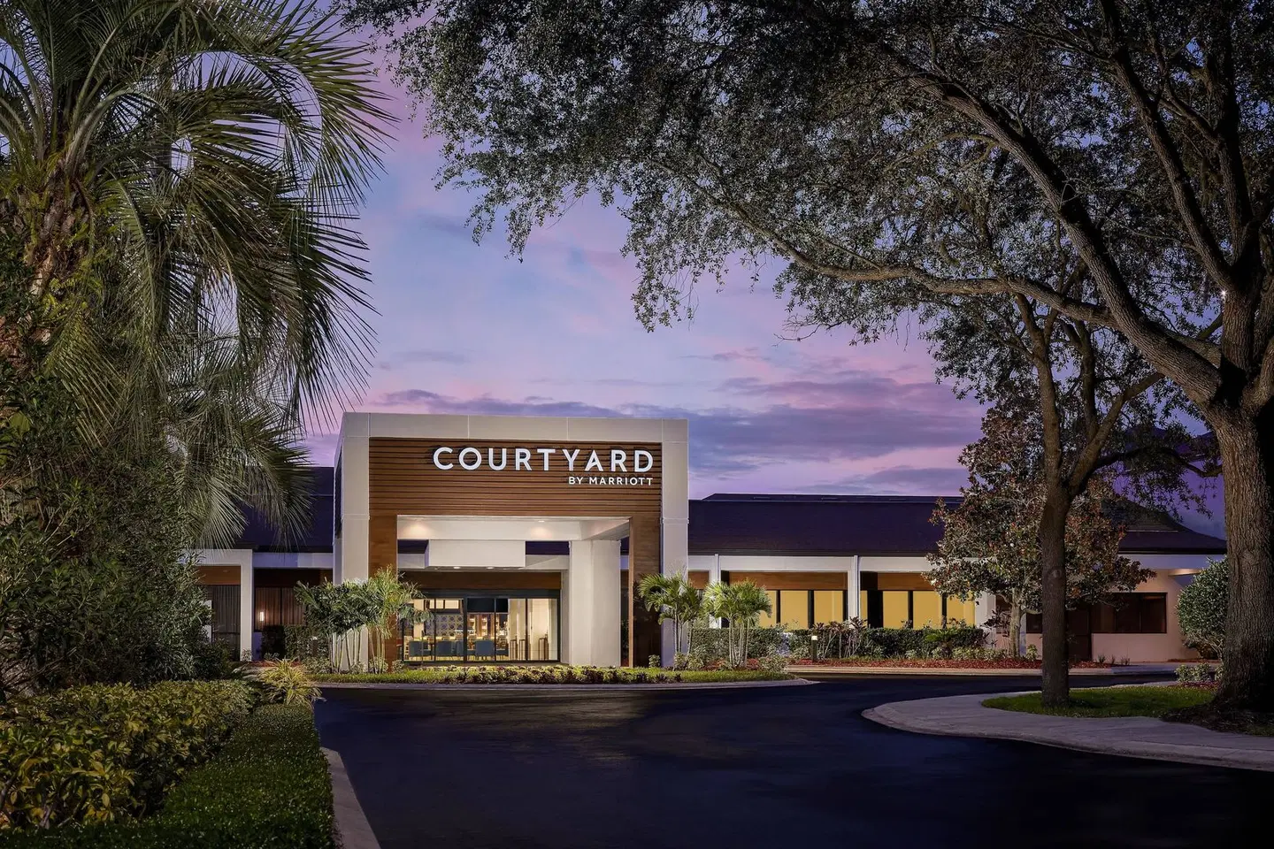 Courtyard by Marriott Orlando Lake Buena Vista at Vista Centre EXTERIOR