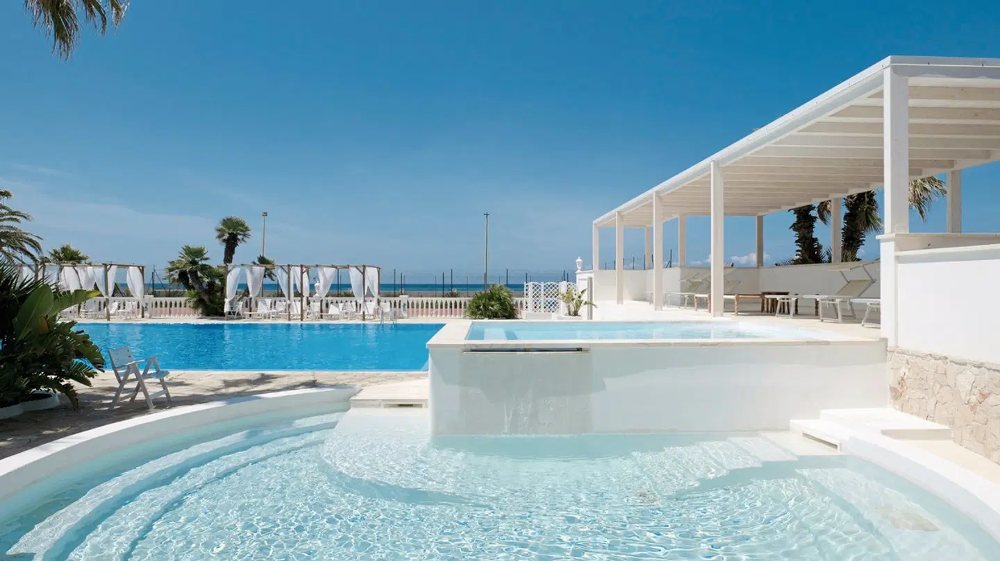 Poseidone Beach Resort OUTDOOR_POOL