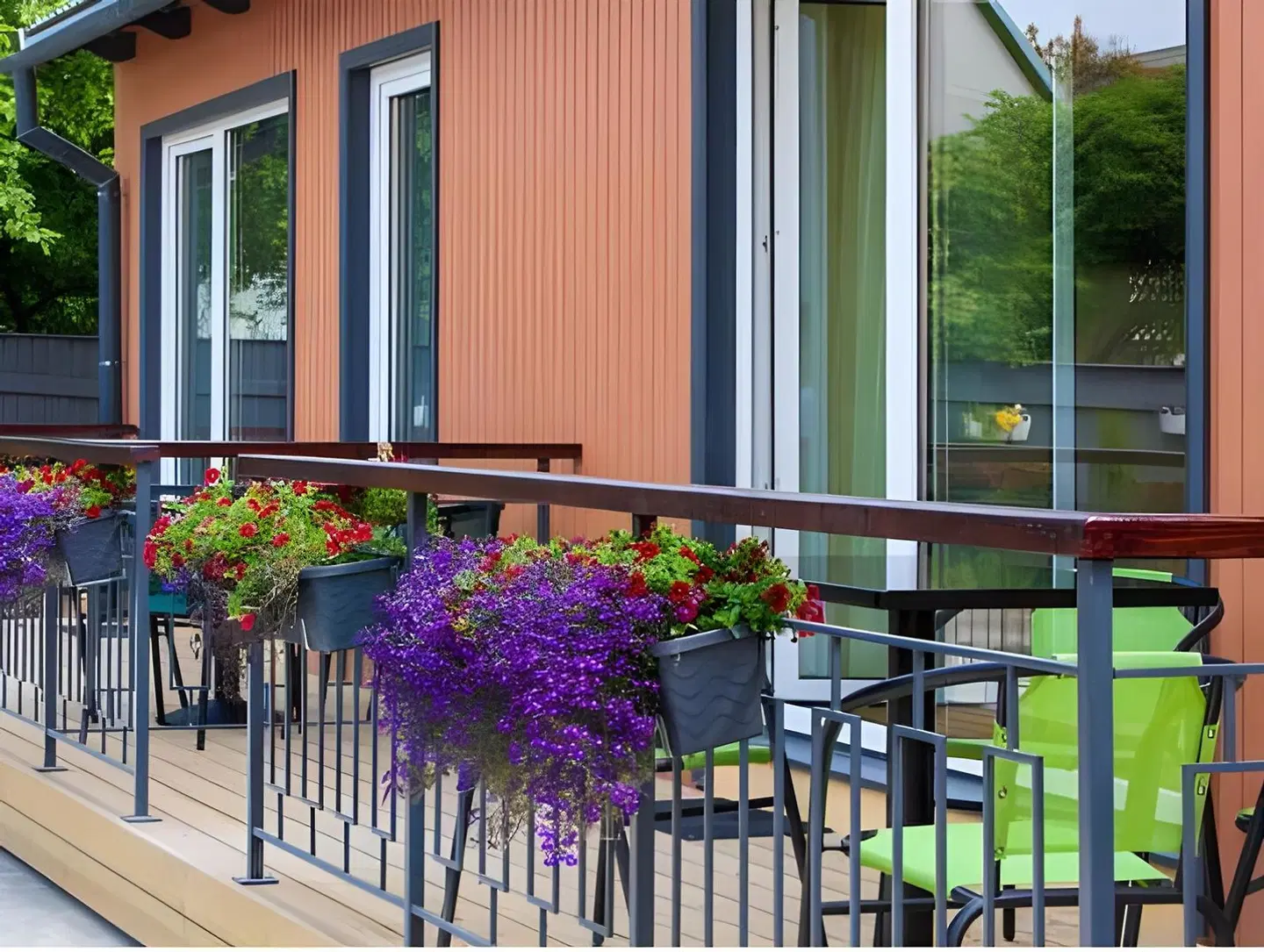 Embrace Guestrooms & Apartments Terrasse
