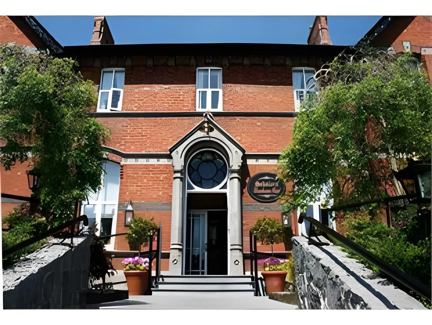 Scholars Townhouse EXTERIOR