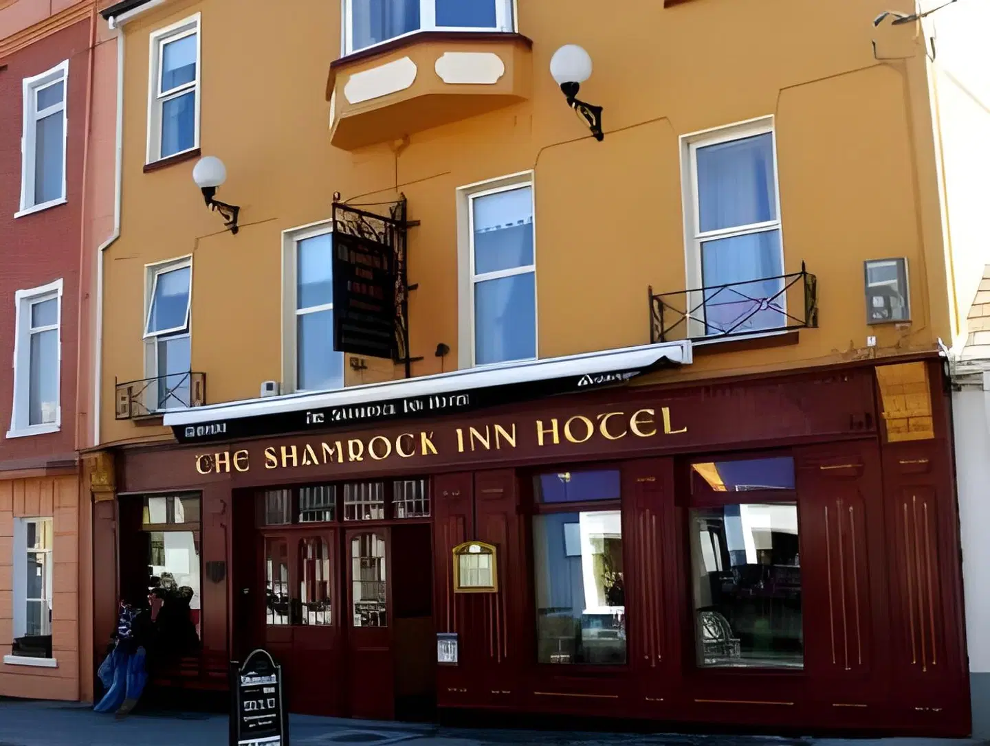 Shamrock Inn EXTERIOR