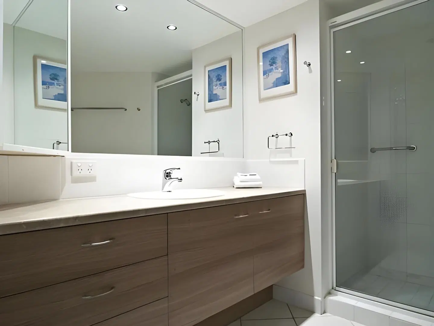 Chateau Royale Beach Resort Badezimmer