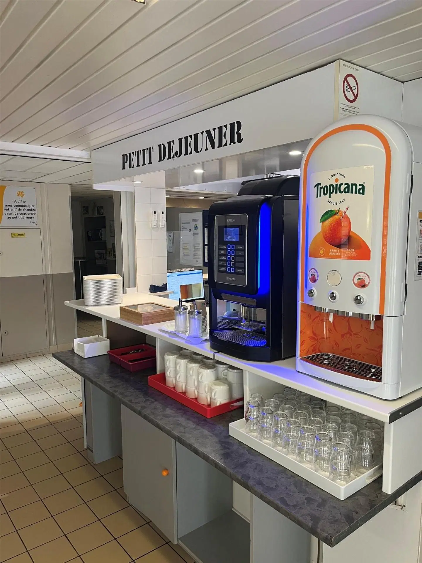 Premiere Classe Niort Est - Chauray Bar