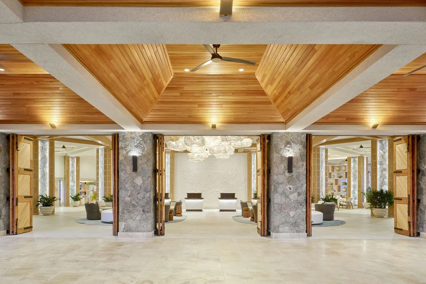 The Frenchman's Reef Westin Beach Resort & Spa LOUNGE_LOBBY