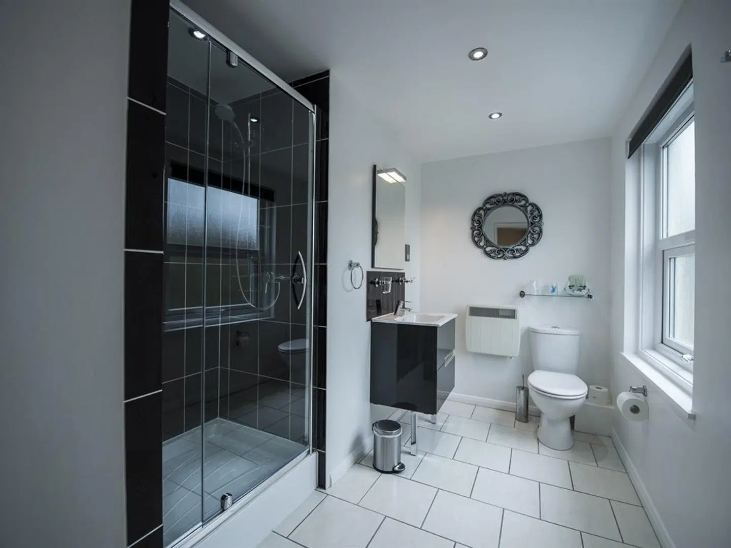 Elmdene Hotel Badezimmer