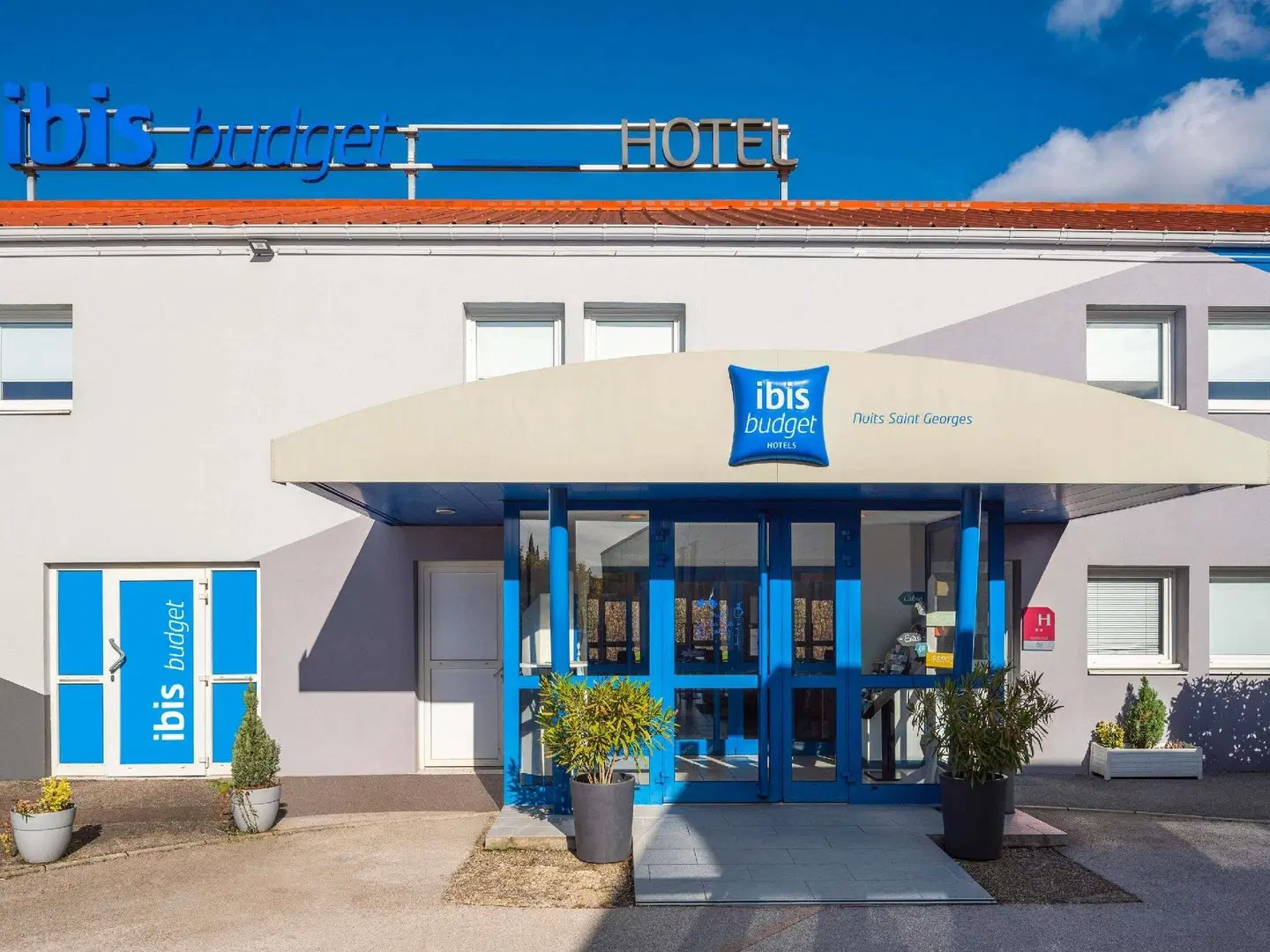 ibis budget Nuits Saint Georges EXTERIOR