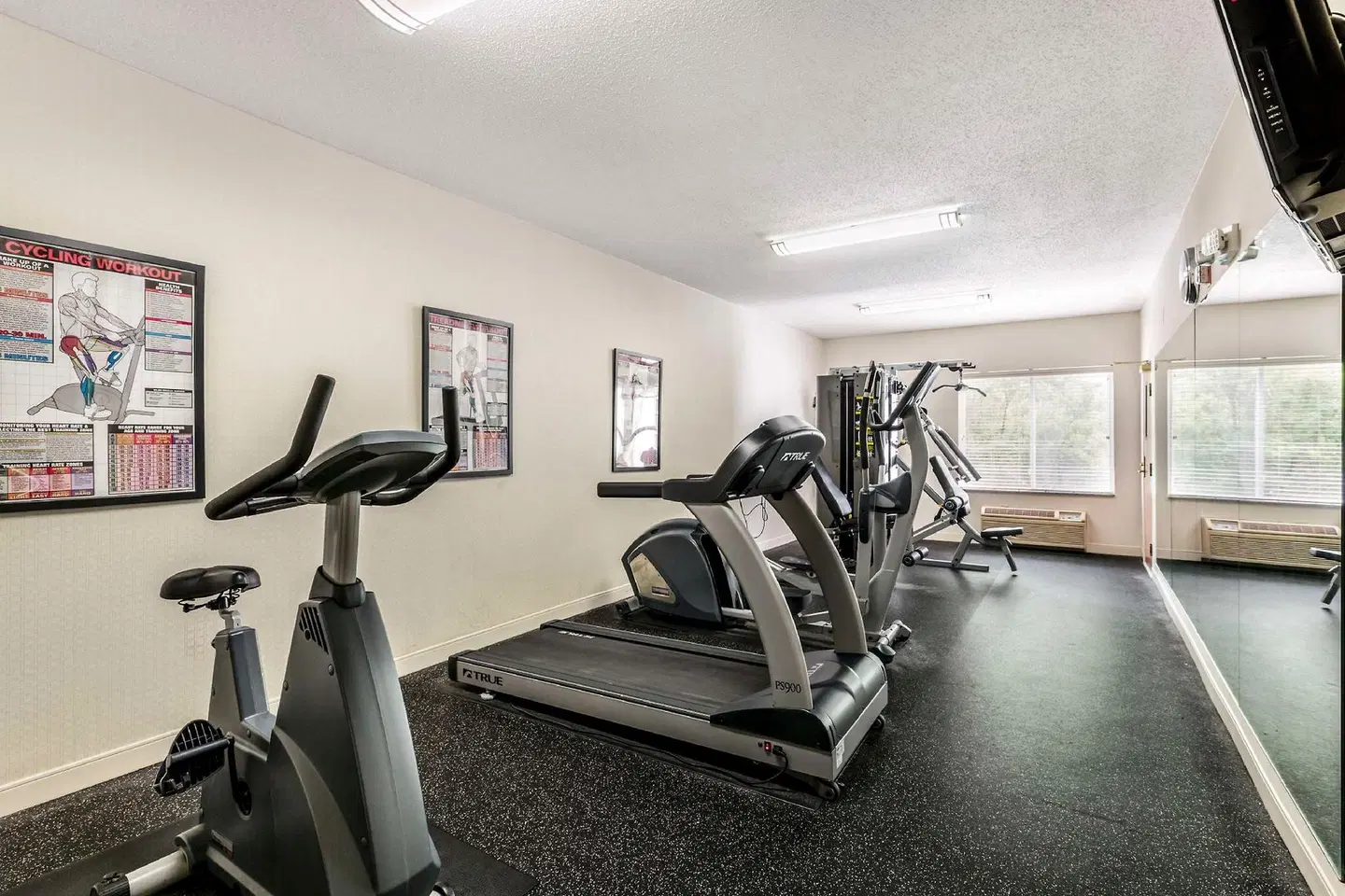 Best Western Plus New England Inn & Suites SPORTS_AND_LEISURE