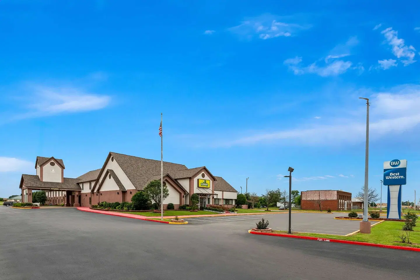 Best Western Okmulgee EXTERIOR