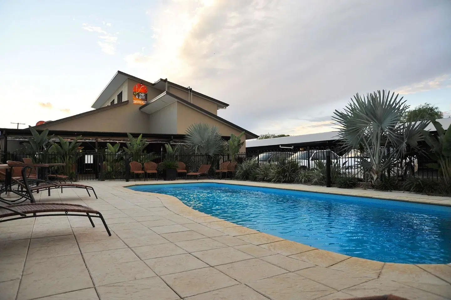 Best Western Bungil Creek Motel OUTDOOR_POOL