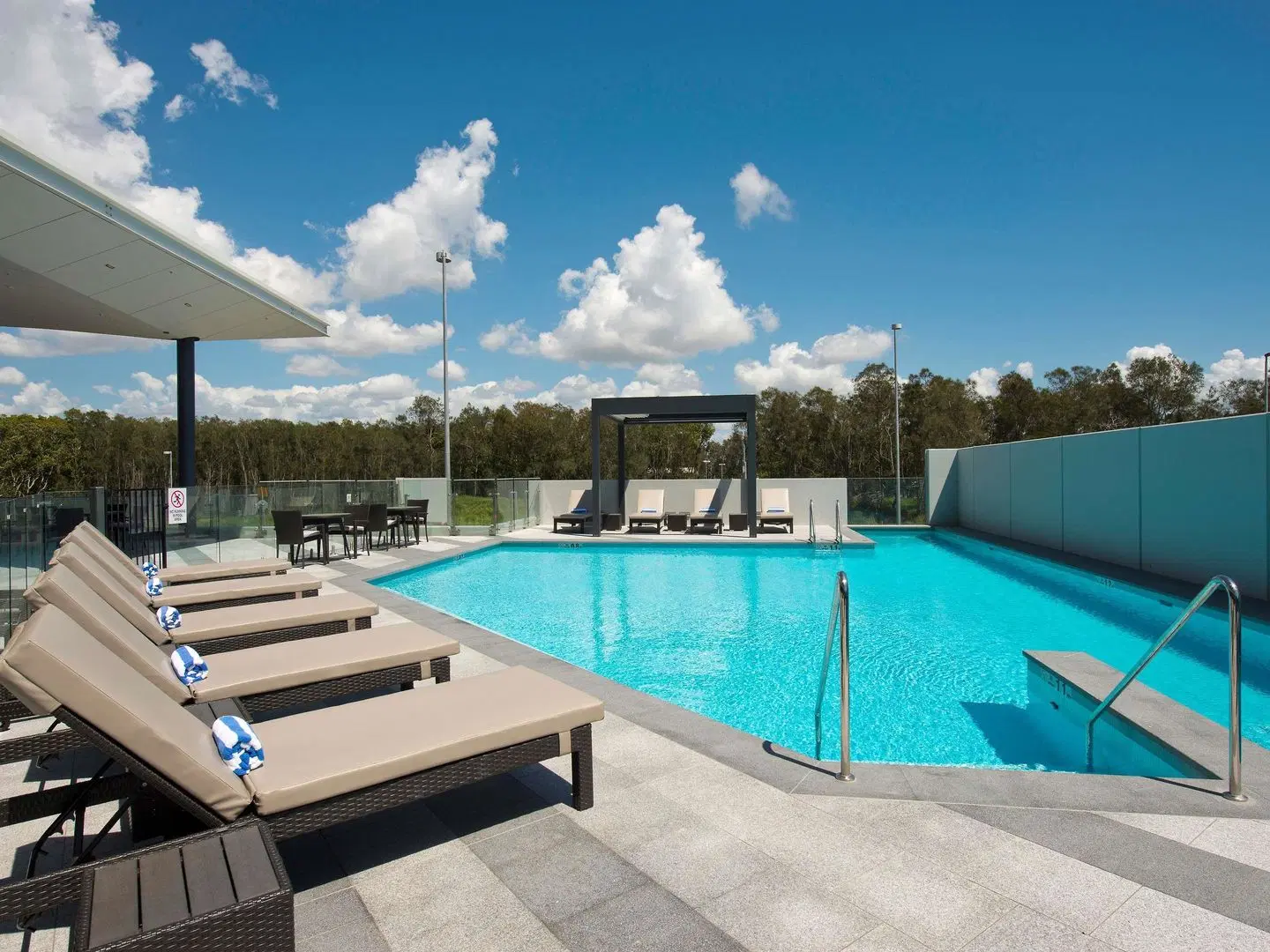 Pullman Brisbane Airport Hotel OUTDOOR_POOL