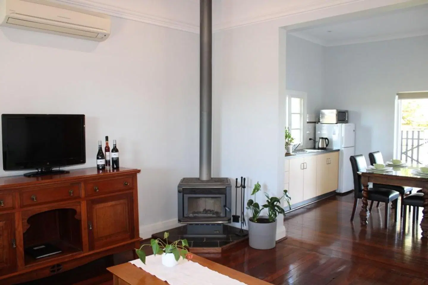Vineyard Cottage at Upper Reach Winery ROOM_EXAMPLE