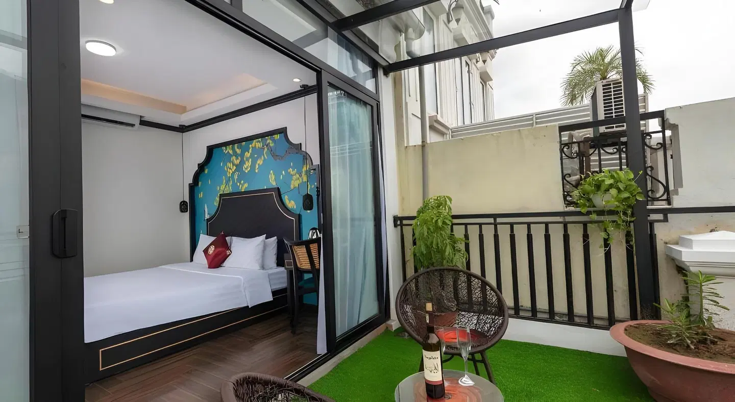 Queen Light Hotel ROOM_EXAMPLE