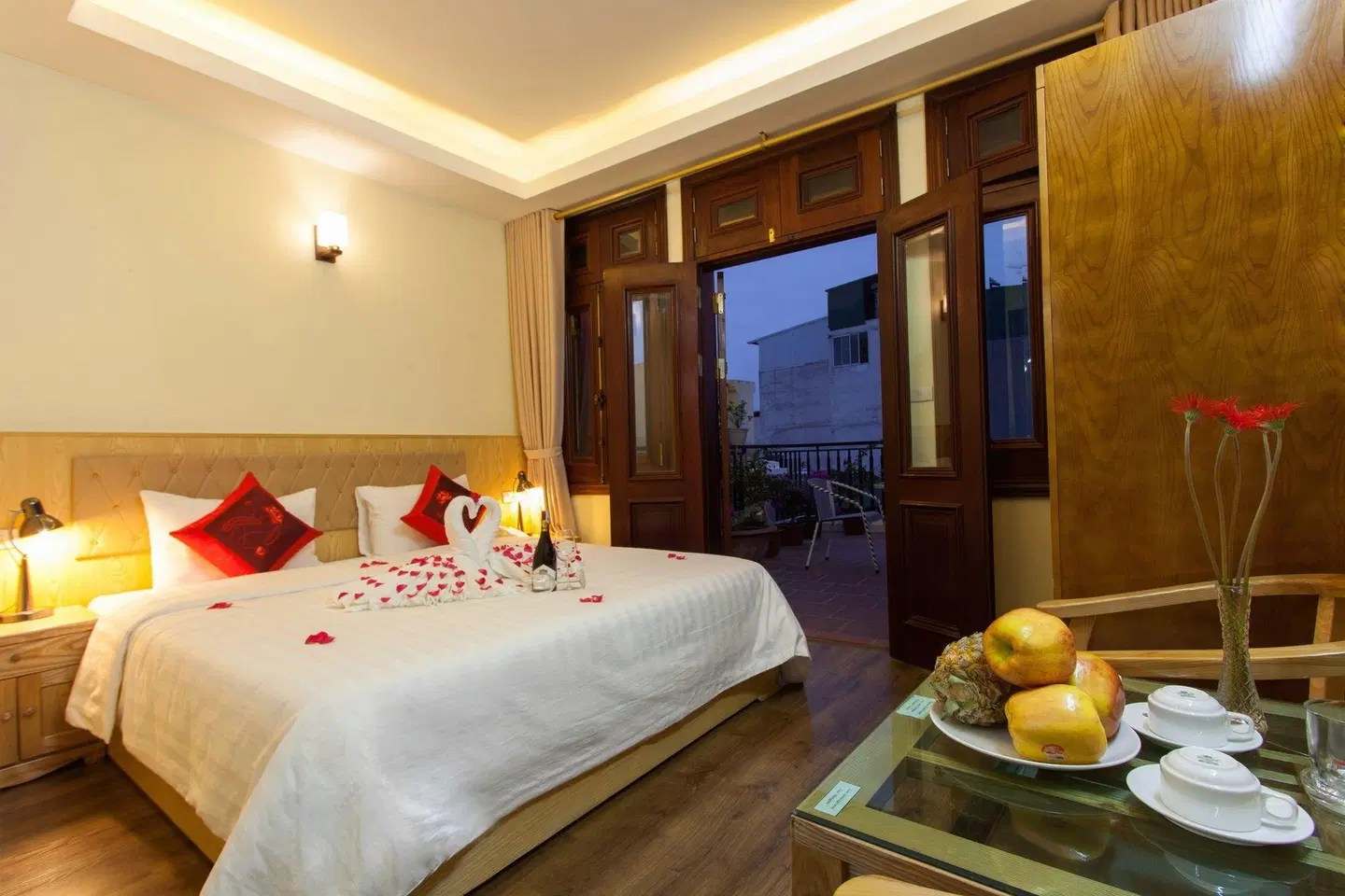 Queen Light Hotel ROOM_EXAMPLE